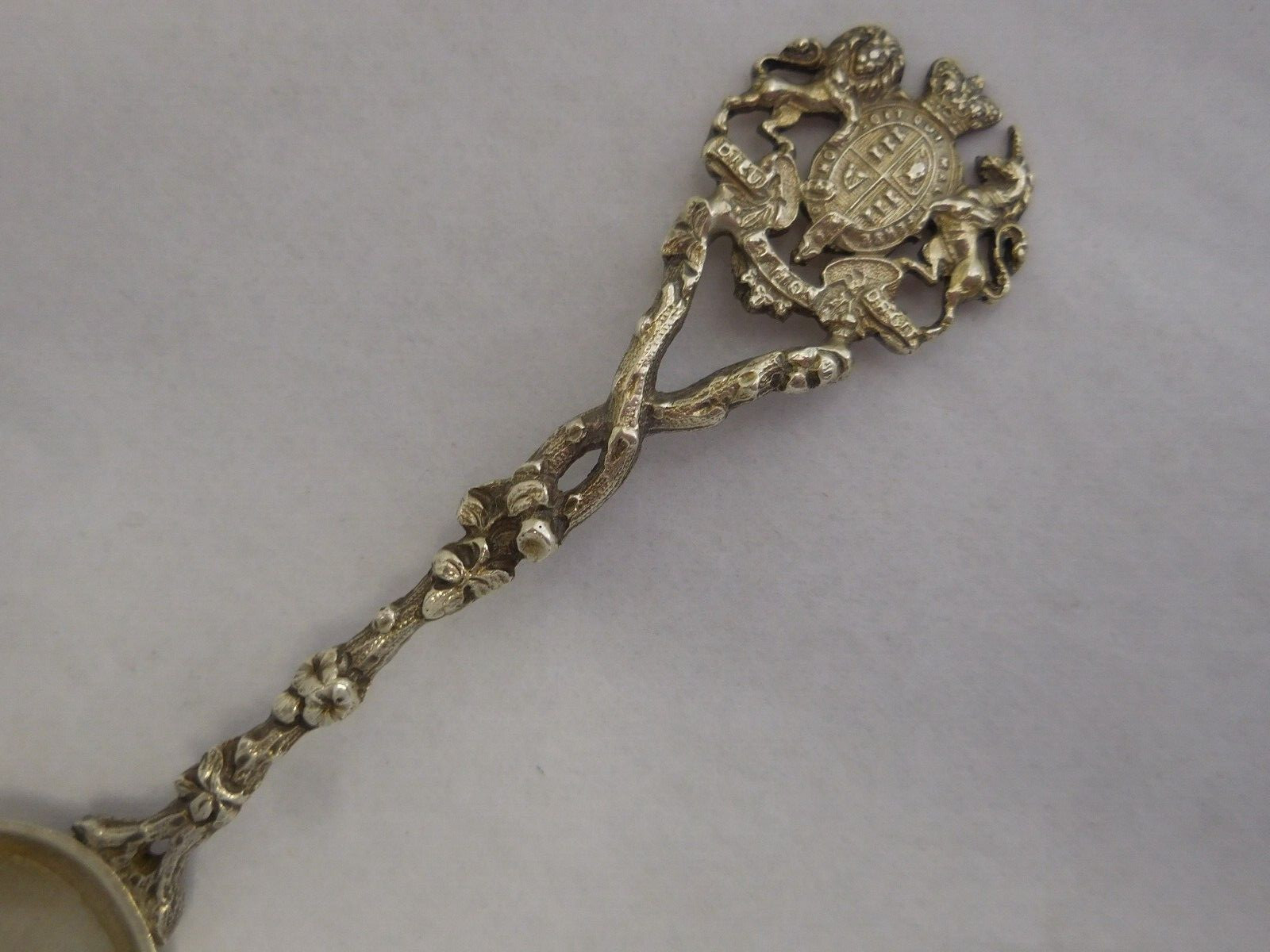 ENGLISH STERLING SILVER SOUVENIR SPOON ROYAL ARMS OF THE UNITED KINGDOM 1892