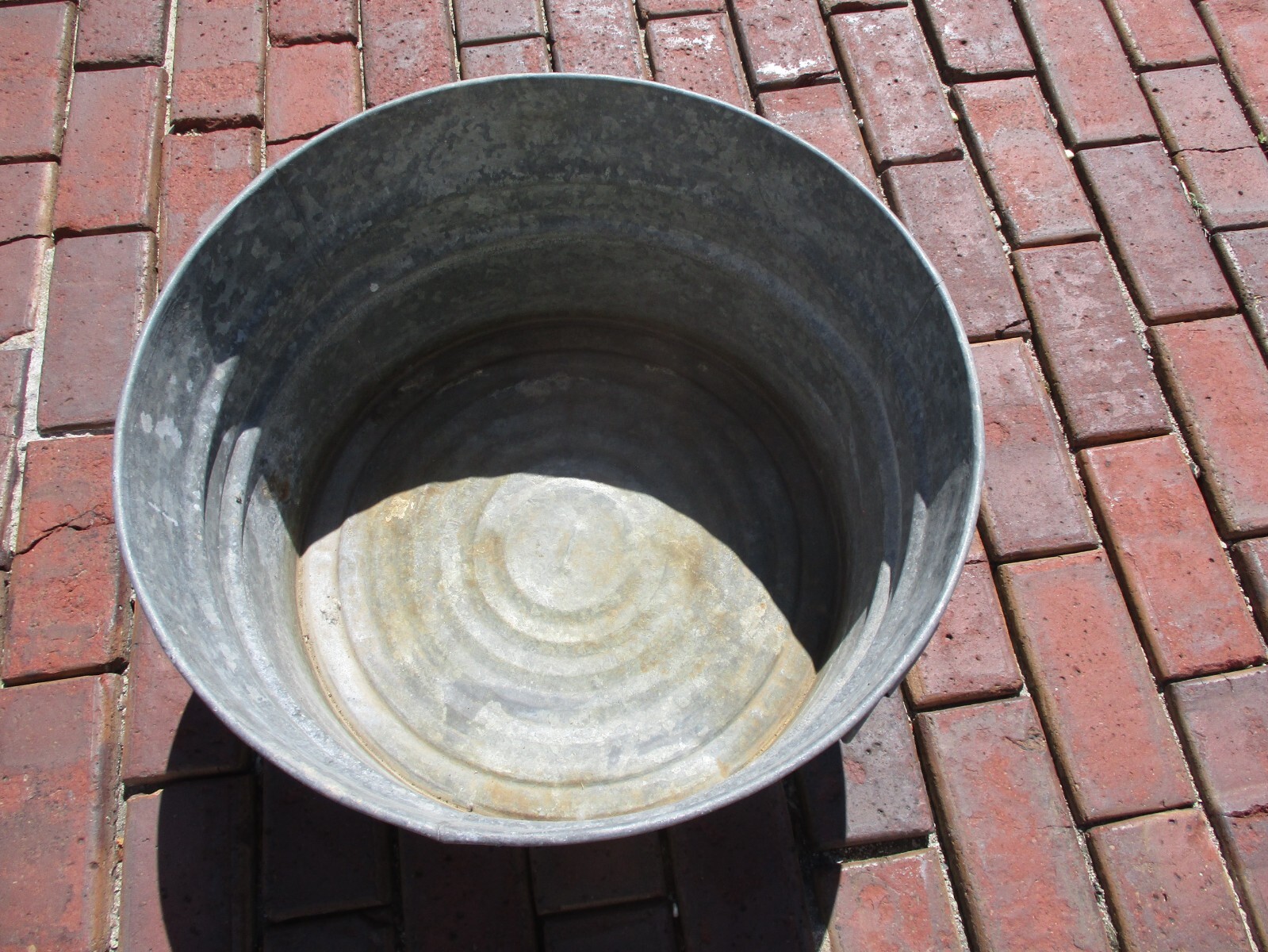 #1 Vintage Wash Tub 20″ in Diameter x 8″ in Galvanized Metal Farm Garden Planter