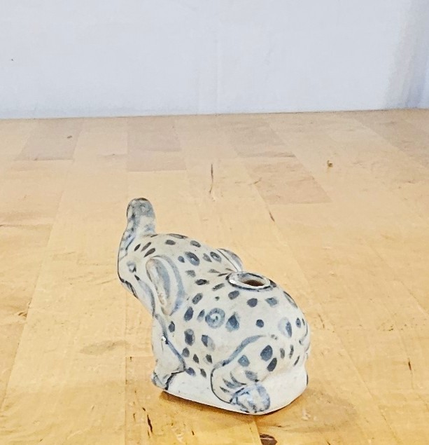 15th c. Vietnamese Blue & White Porcelain Elephant Water Dropper Antique 3”