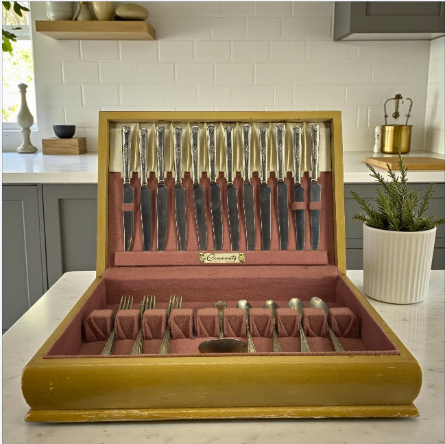 WILLIAM ROGERS — “Community” Silverplate Flatware, Kingston Pattern c.1929