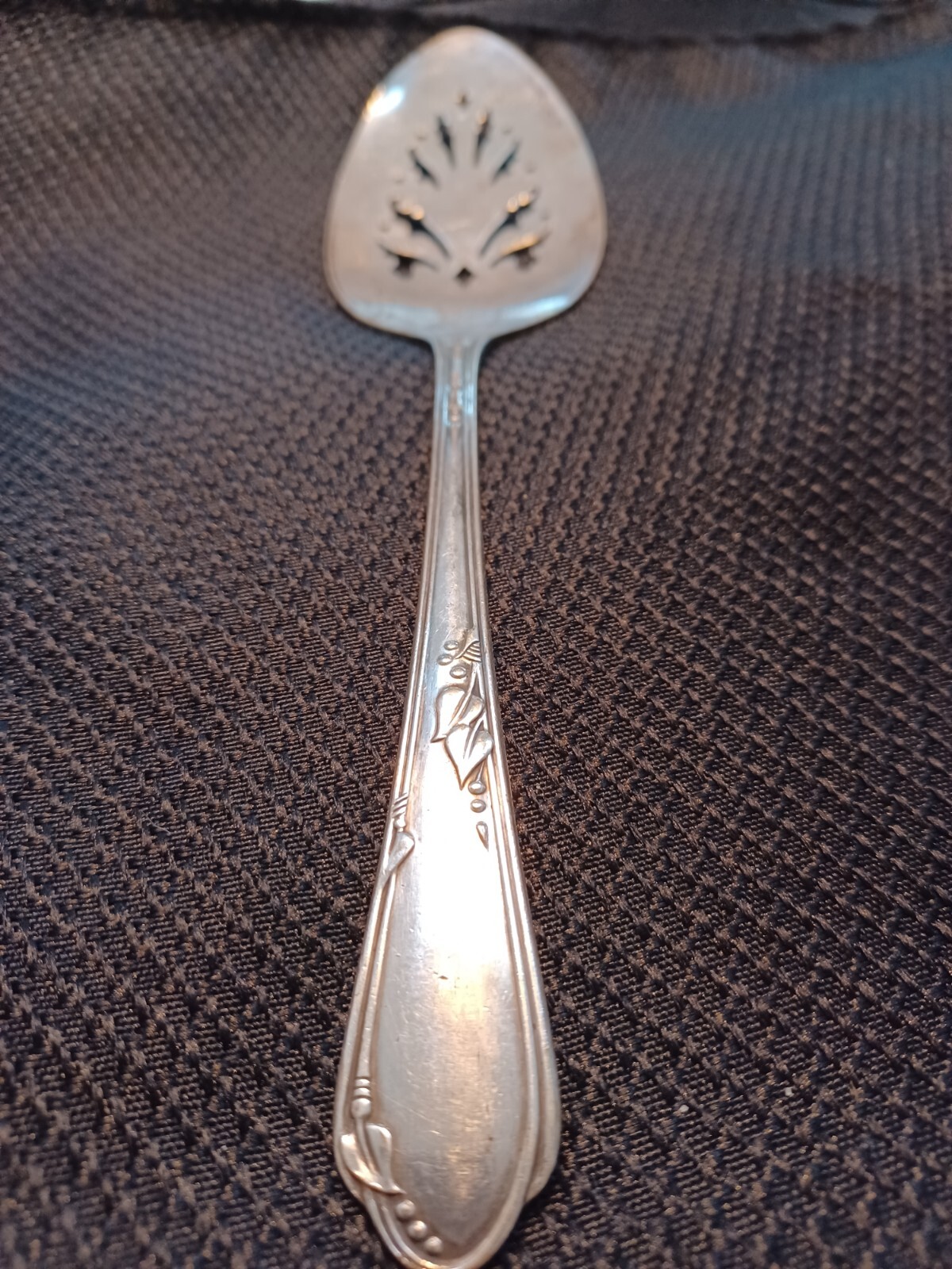 VTG WM. A ROGERS A1 SILVERPLATE FLATWARE CAKE OR DESERT SERVING 9 1/2″ SFW-35