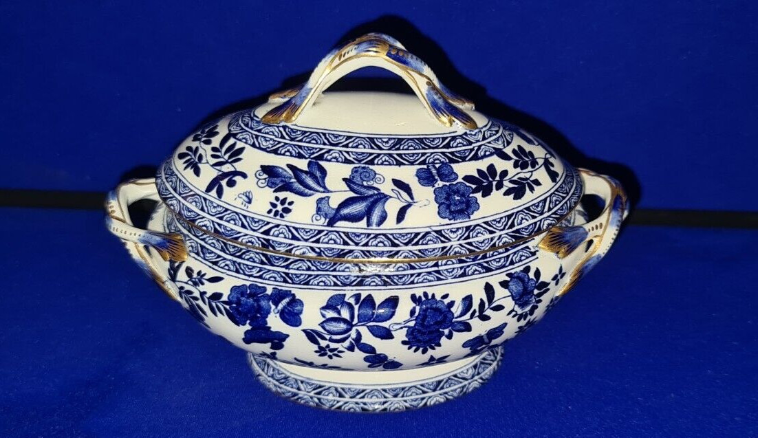 Rare Coalport Porcelain ‘Belfort’ Sauce Tureen – mid 19th century