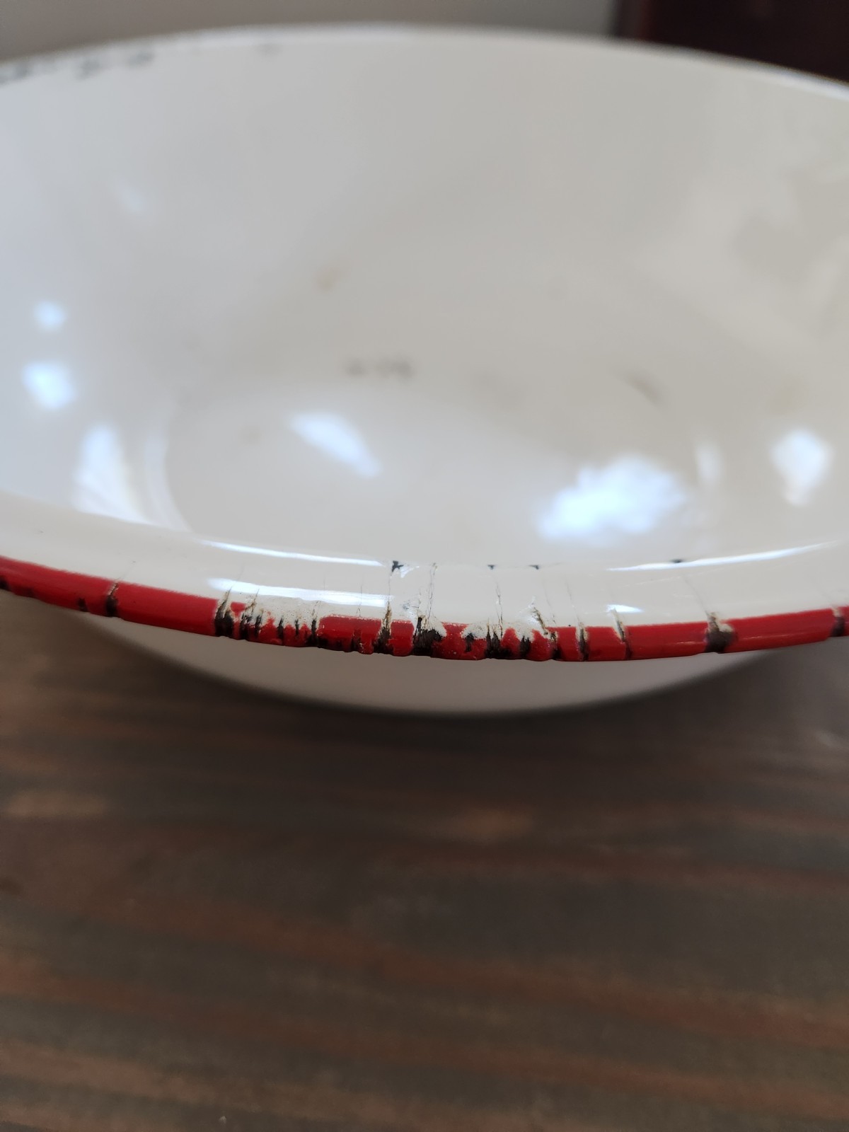 Vintage White Enamelware Basin Bowl Red Trim Wash Pan Chippy Farmhouse 15 3/4″