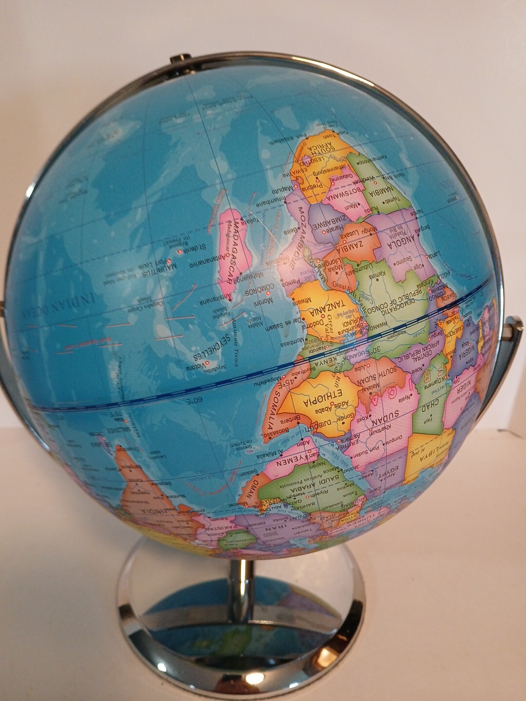 9’inch “Dipper”Illuminated Constellation World Globe. Chrome, Lights, Desktop,*