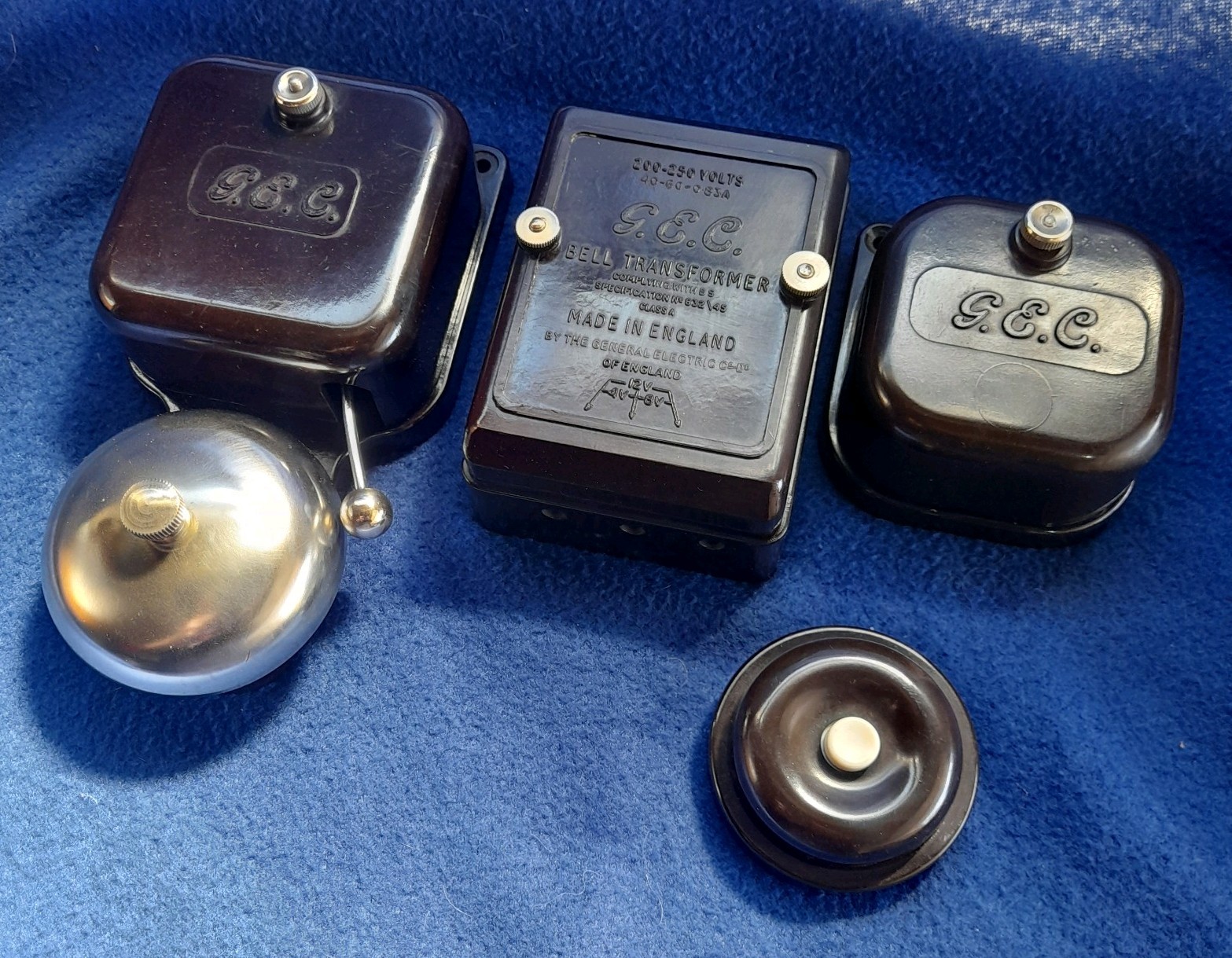 VINTAGE ELECTRIC GEC BAKELITE BRASS DOOR BELL TRANSFORMER BUZZER & PUSH BUTTON