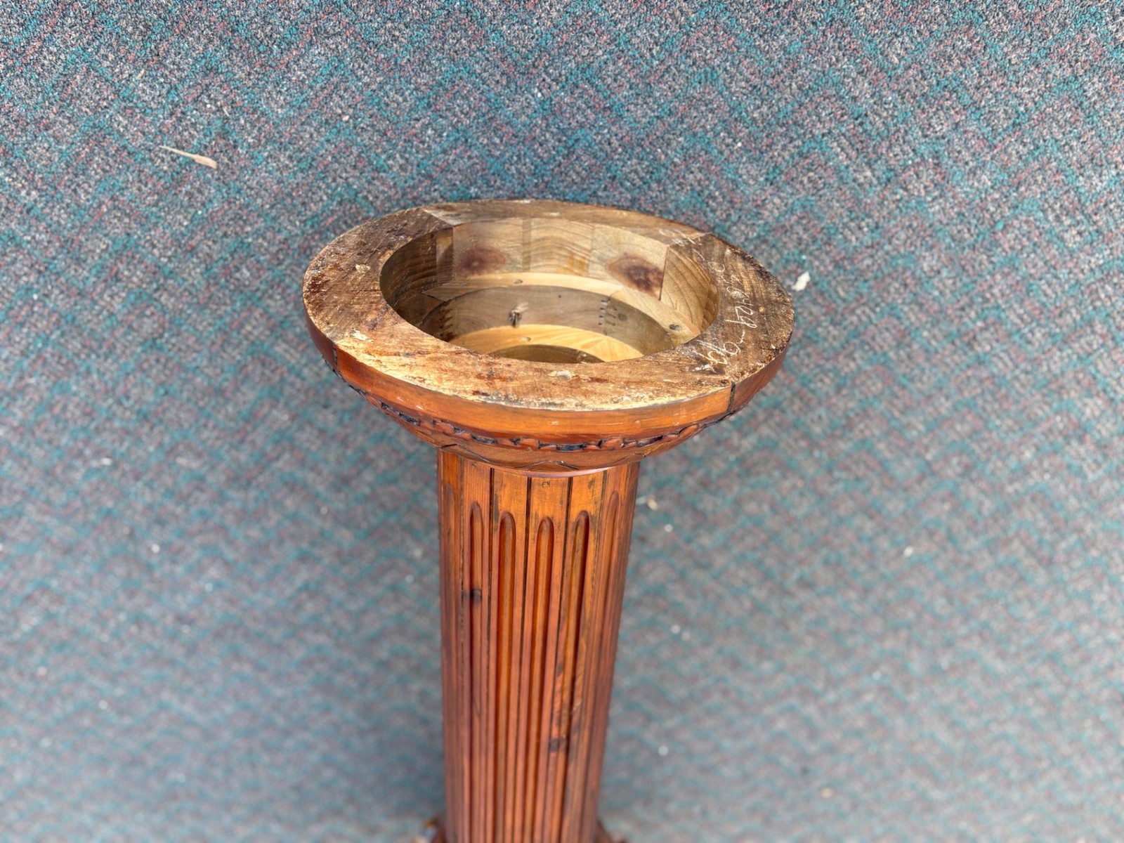 67416 Marble Top Decorative Pedestal with Carved Mahogany Column