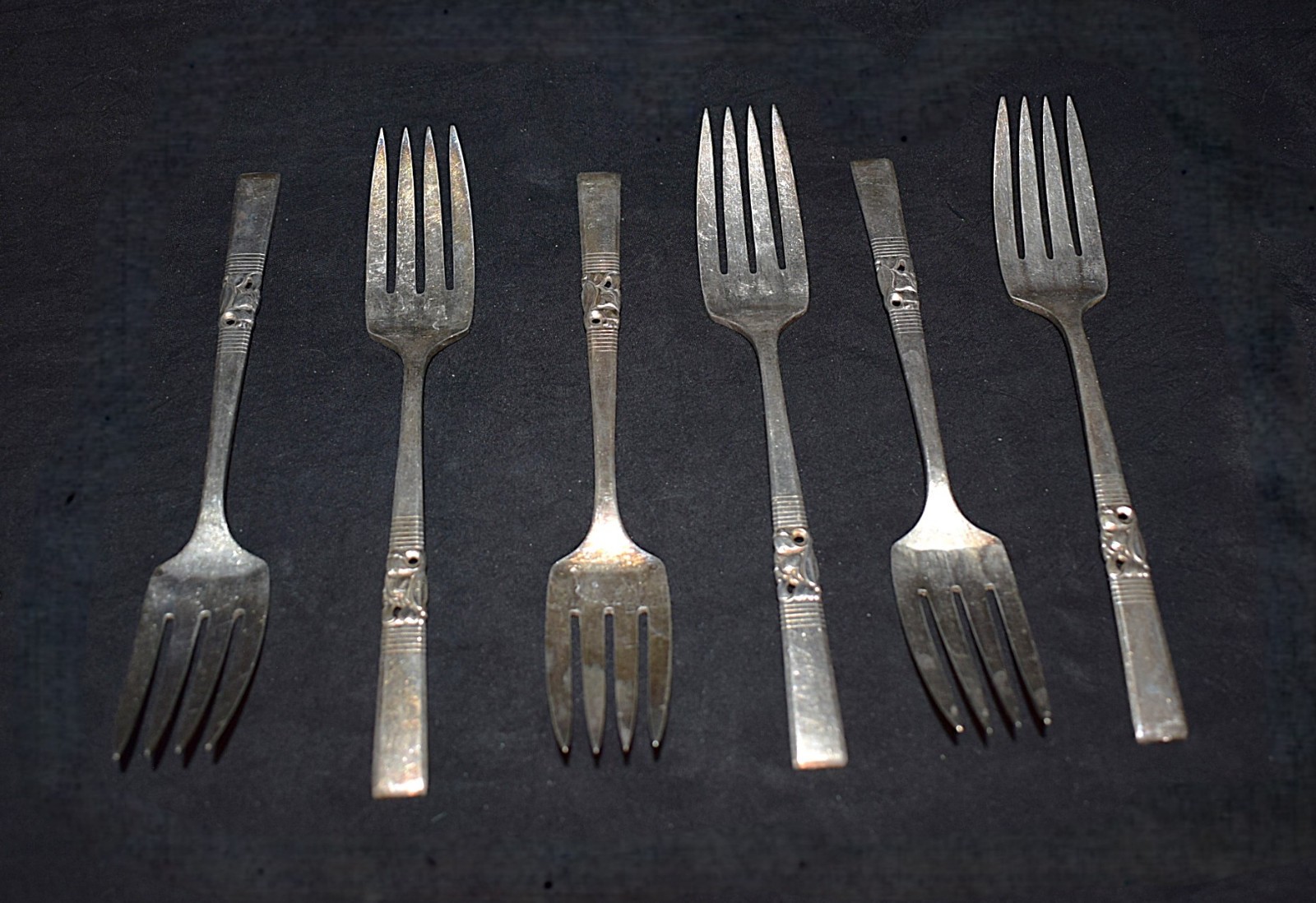 Vintage Art Deco Silverpate Flatware/Dinnerware/Silverware ~ 34 Pieces