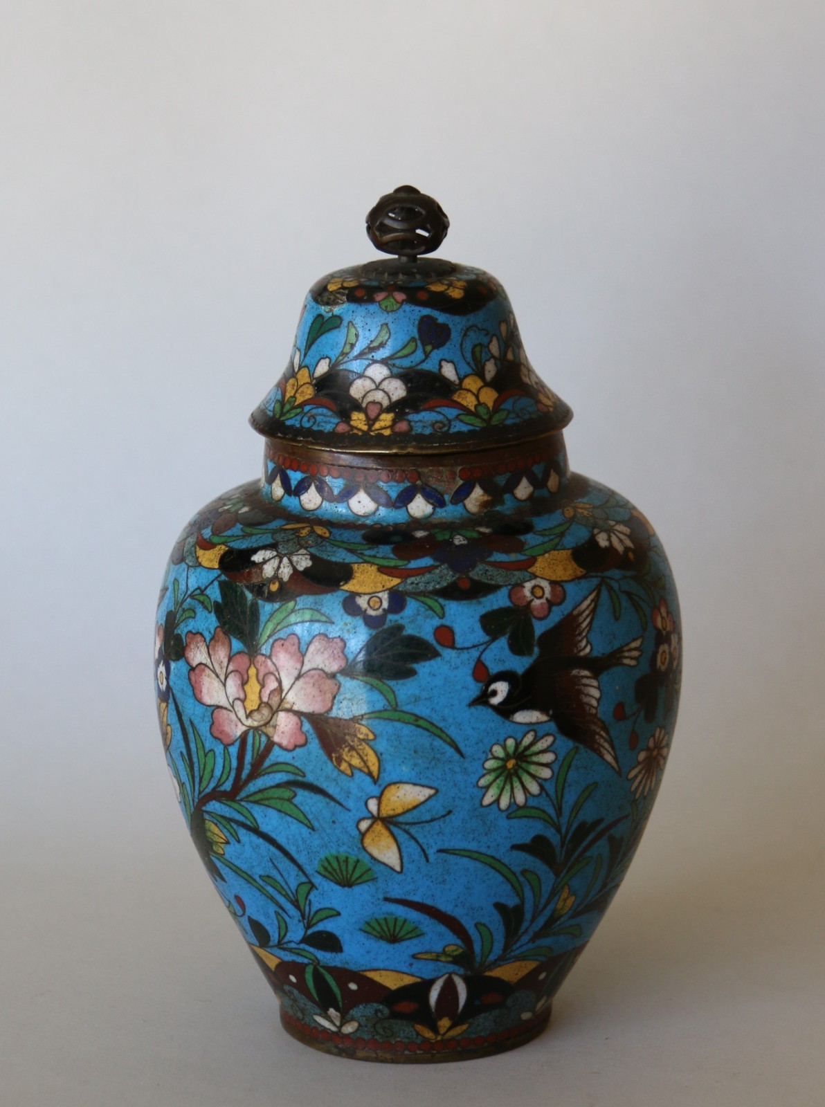 Antique Japanese Cloisonne Lidded Jar/Urn Meiji Period 8inch or 20cm Tall