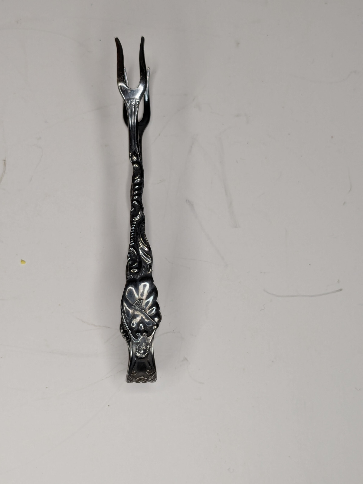 VINTAGE NILS JOHAN SWEDEN 4″ EXTRA PR.NS.ALP SILVER PLATE SUGAR TONGS