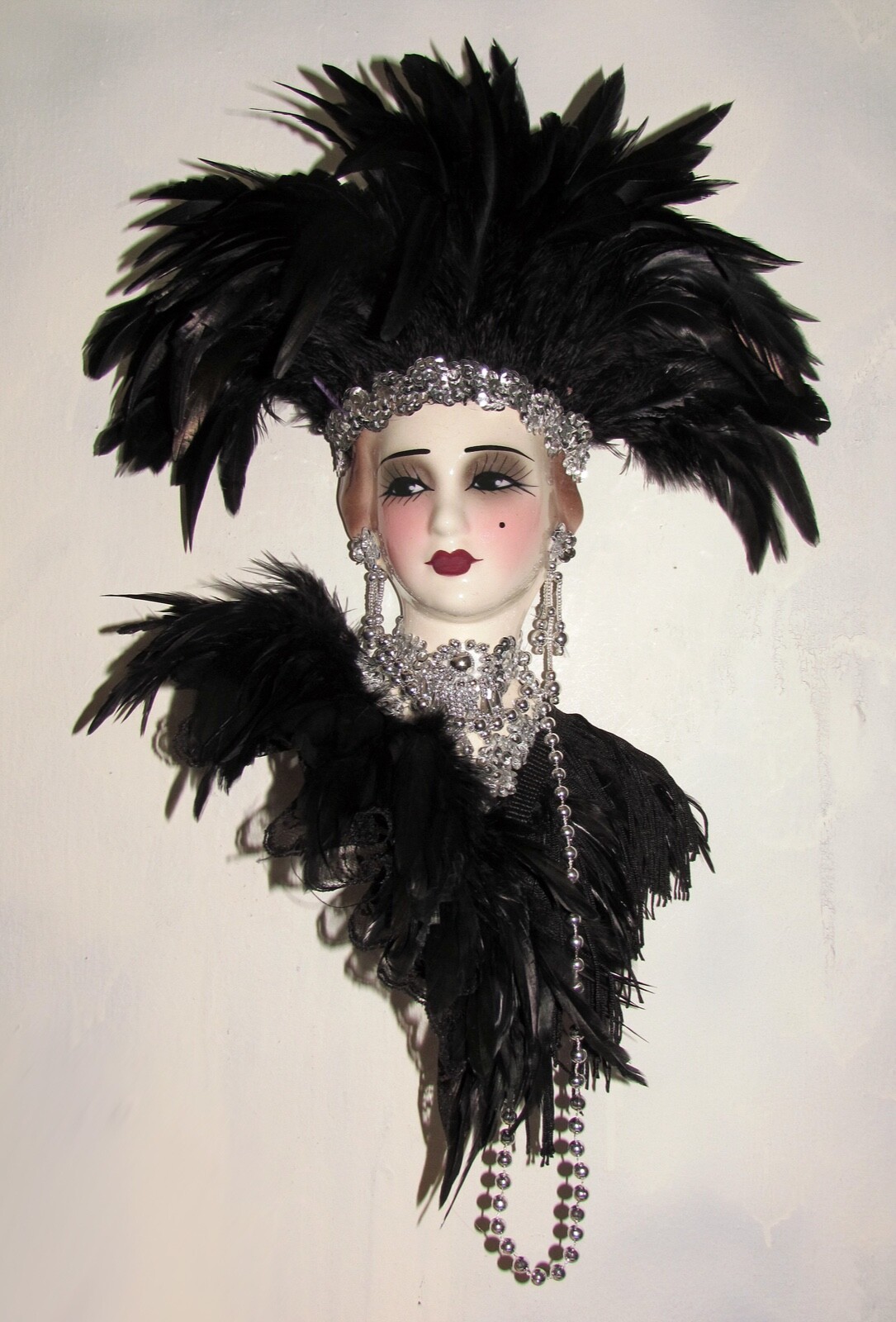 Unique Creations Limited Edition Lady Face Mask Wall Hanging Decor – NEW IN BOX