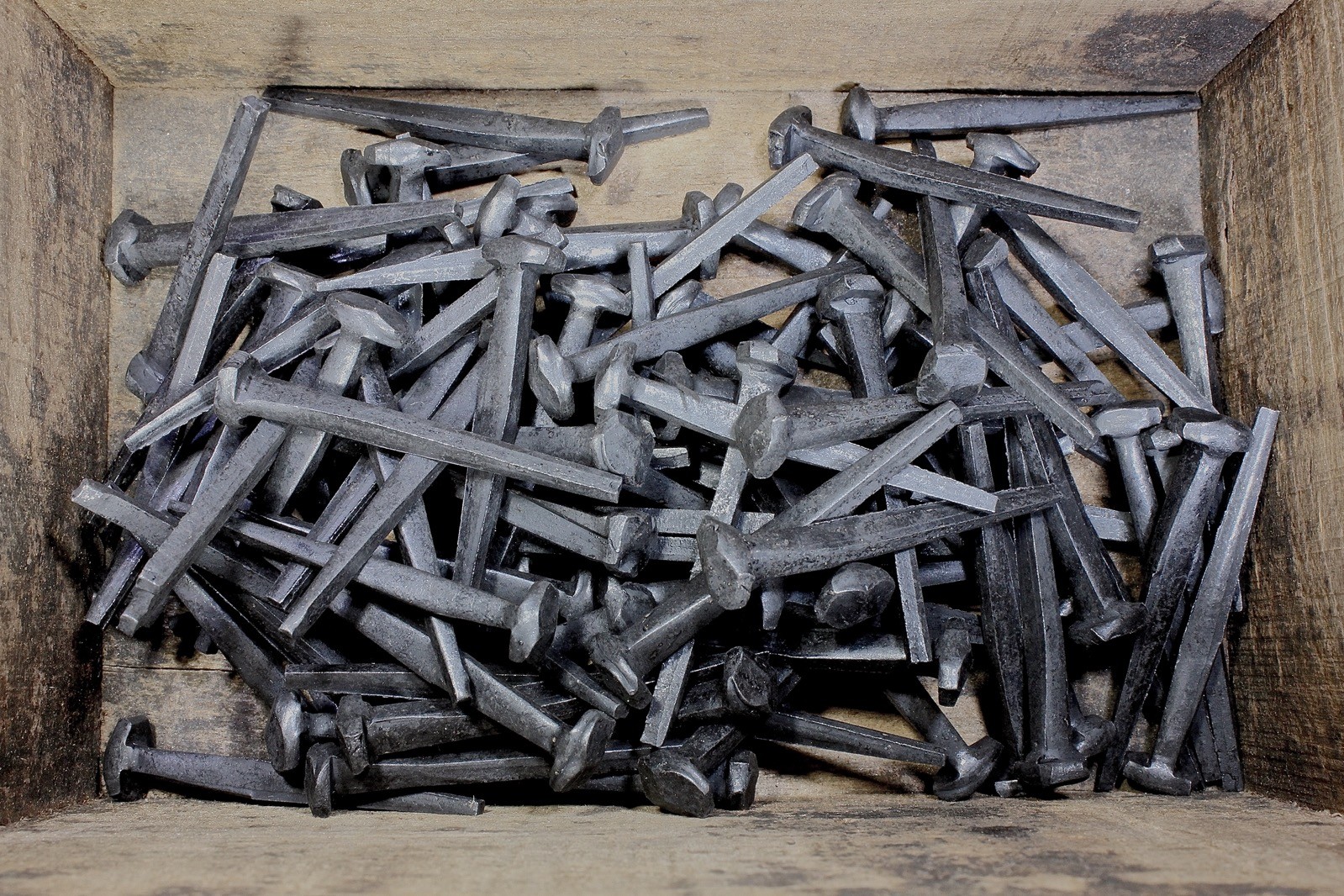 2″ Rosehead 100 Nails Antique Square Wrought Iron Vintage Rustic Decorative