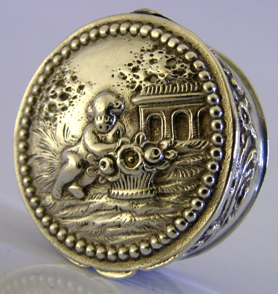 PRETTY BELGIAN SOLID SILVER CHERUB PILL BOX c1930