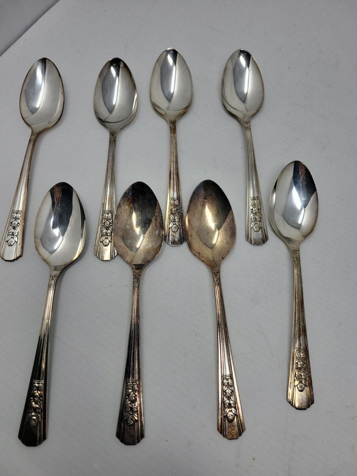8 pcs Wm A Rogers Rosalie Teaspoons Spoons Silverplate 6 Inches Flatware