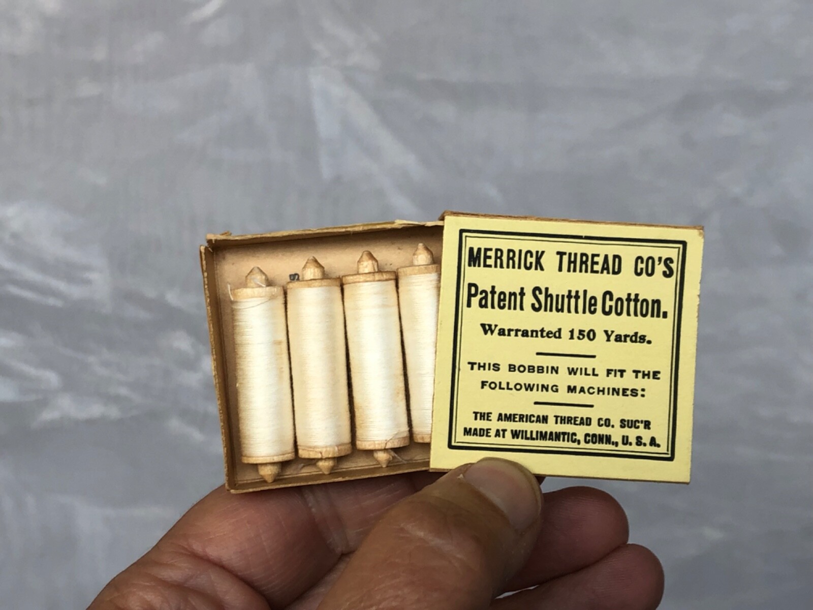 Merrick Thread Co ANTIQUE Patent Shuttle Cotton Bobbins in Box VINTAGE Thread
