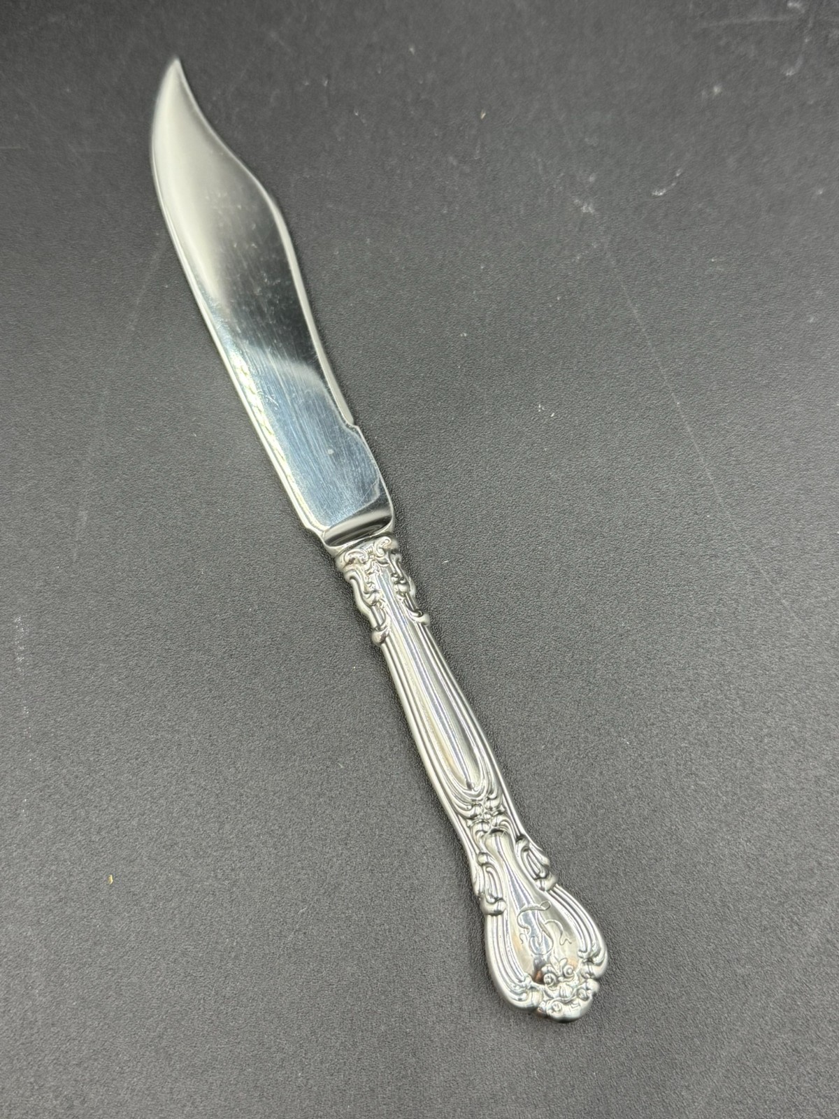 CHANTILLY BY GORHAM STERLING SILVER INDIVIDUAL FISH KNIFE 7 5/8 IN. W/MONOGRAM