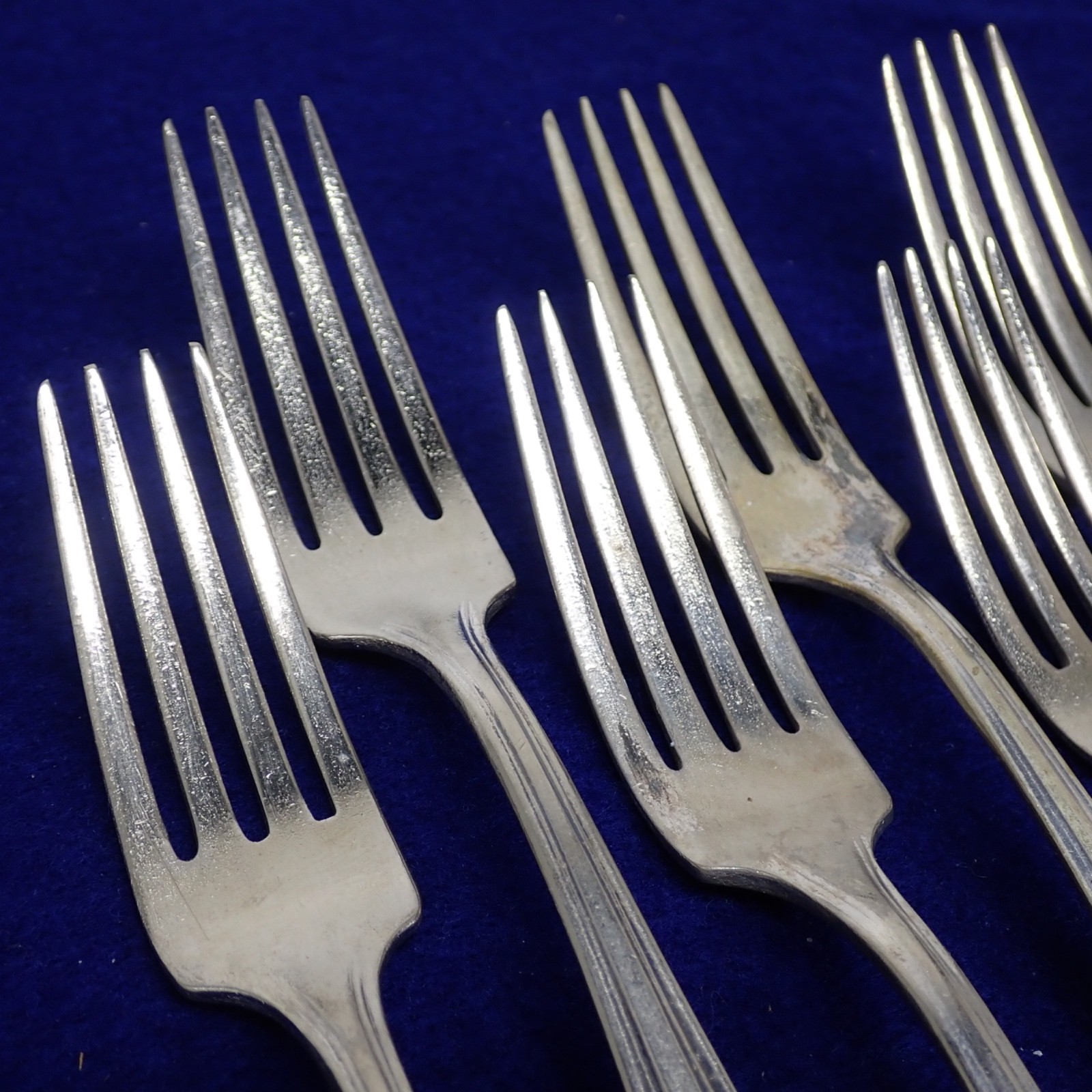 35 Pc AVON 1940 Silverplate Flatware Set Spoons Forks Knives S12