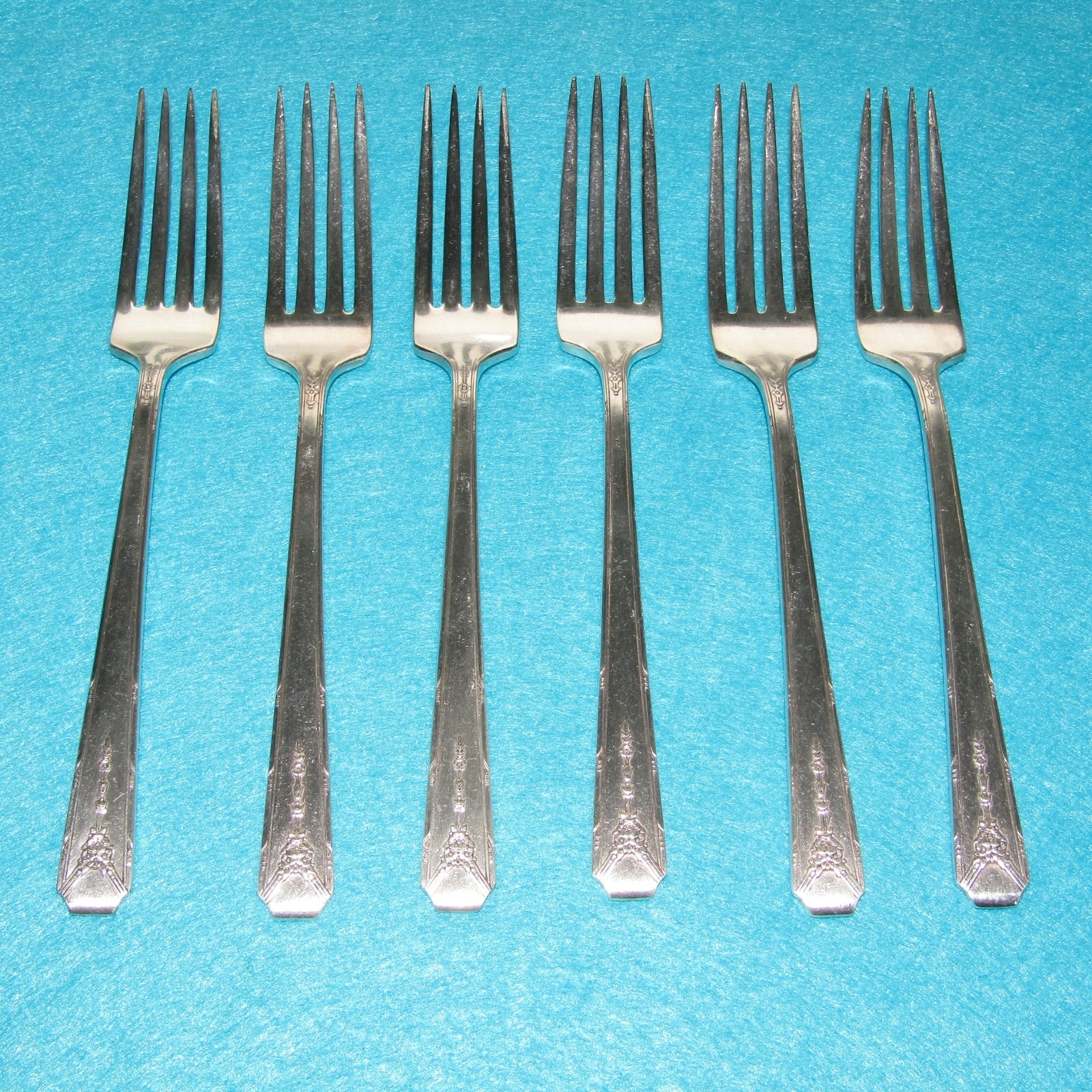 Oneida Community Milady Flatware Set of (6) Silver Plate 7.5″ Grille Forks