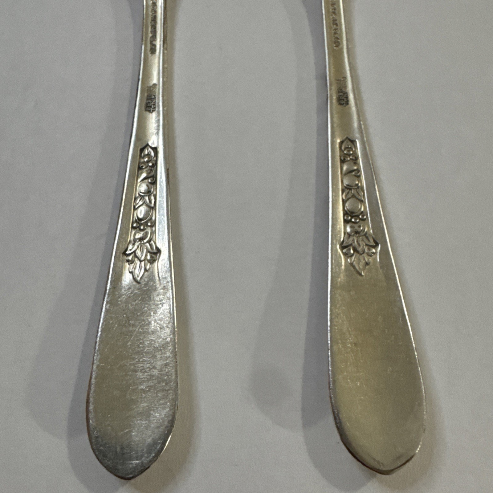 2 Wm Rogers 1941 Silverplate Priscilla Lady Ann Teaspoons Flatware Silverware