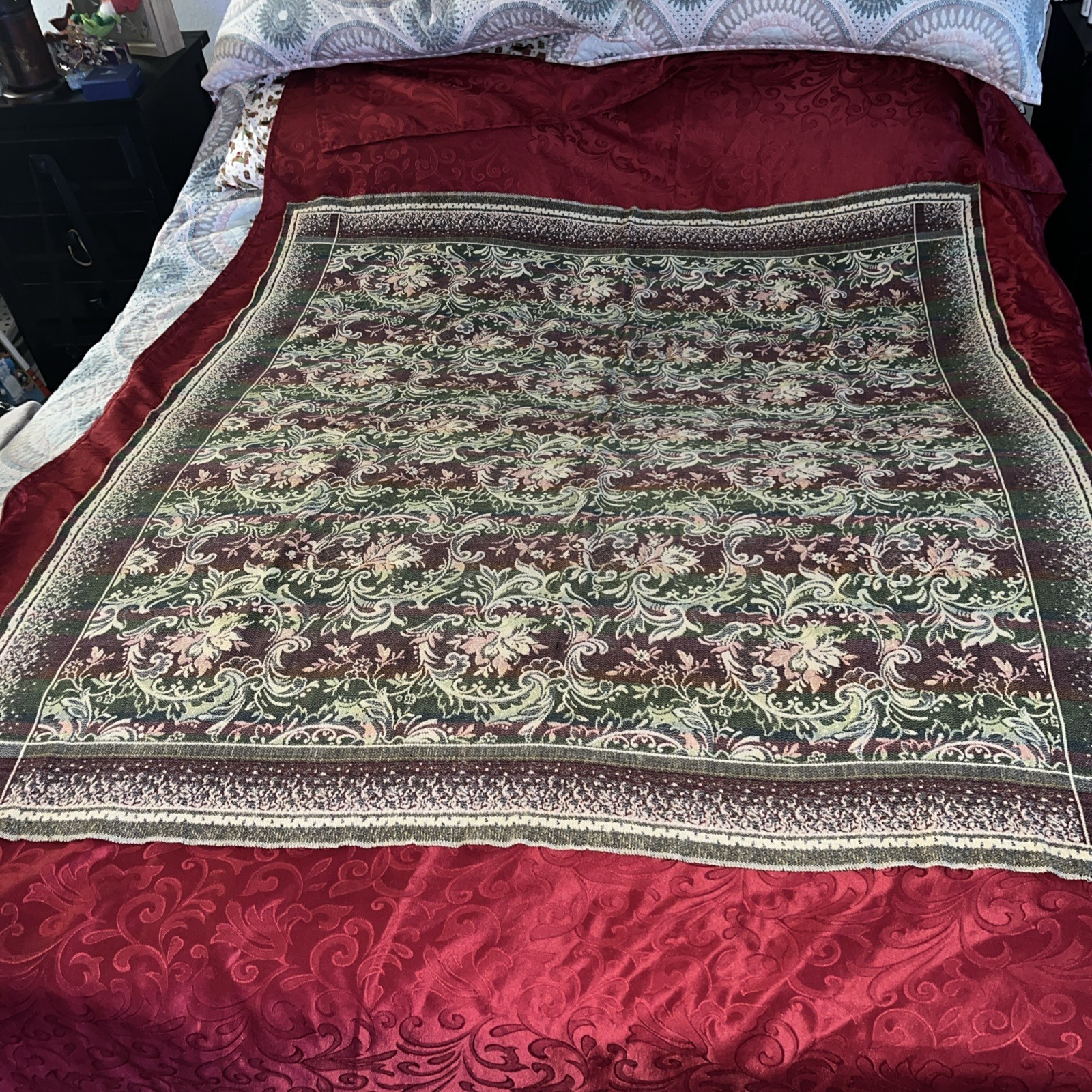 Vintage VICTORIAN PATTERN TAPESTRY FABRIC 52″ X 48″ EXELLENT CONDITION