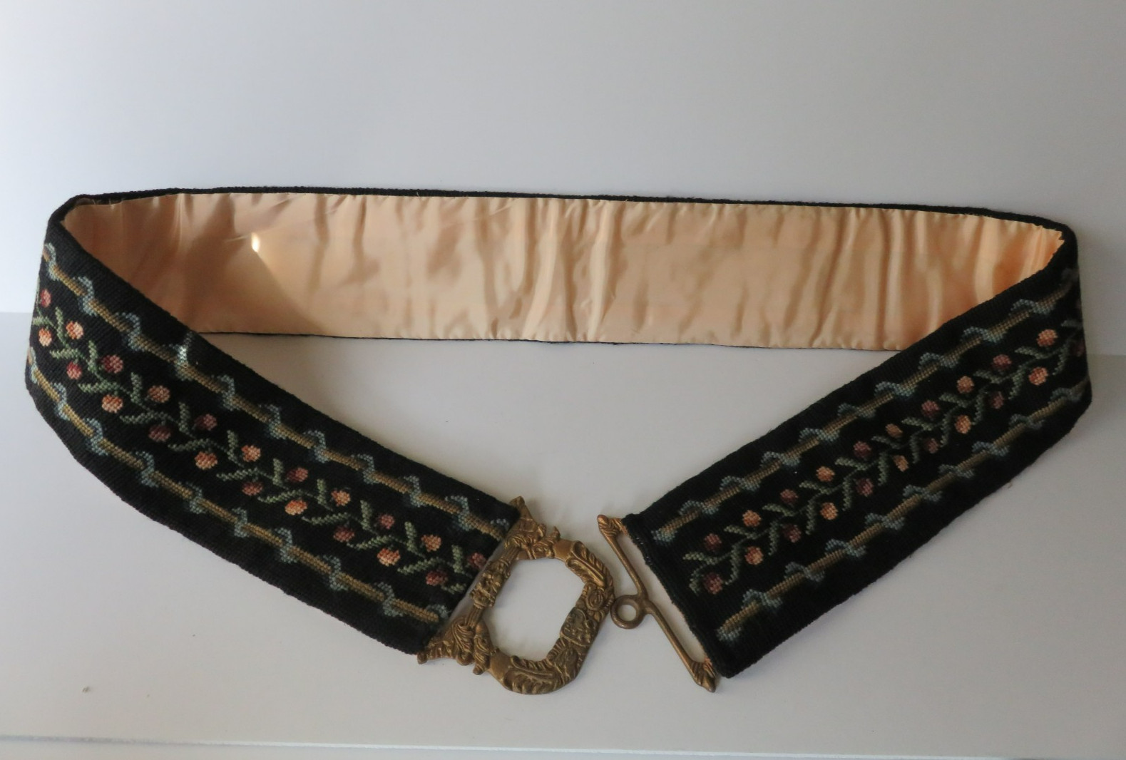 Vtg Floral Cross Stitch Needlepoint Tapestry, Brass Bell Pull Wall Hanging 66″