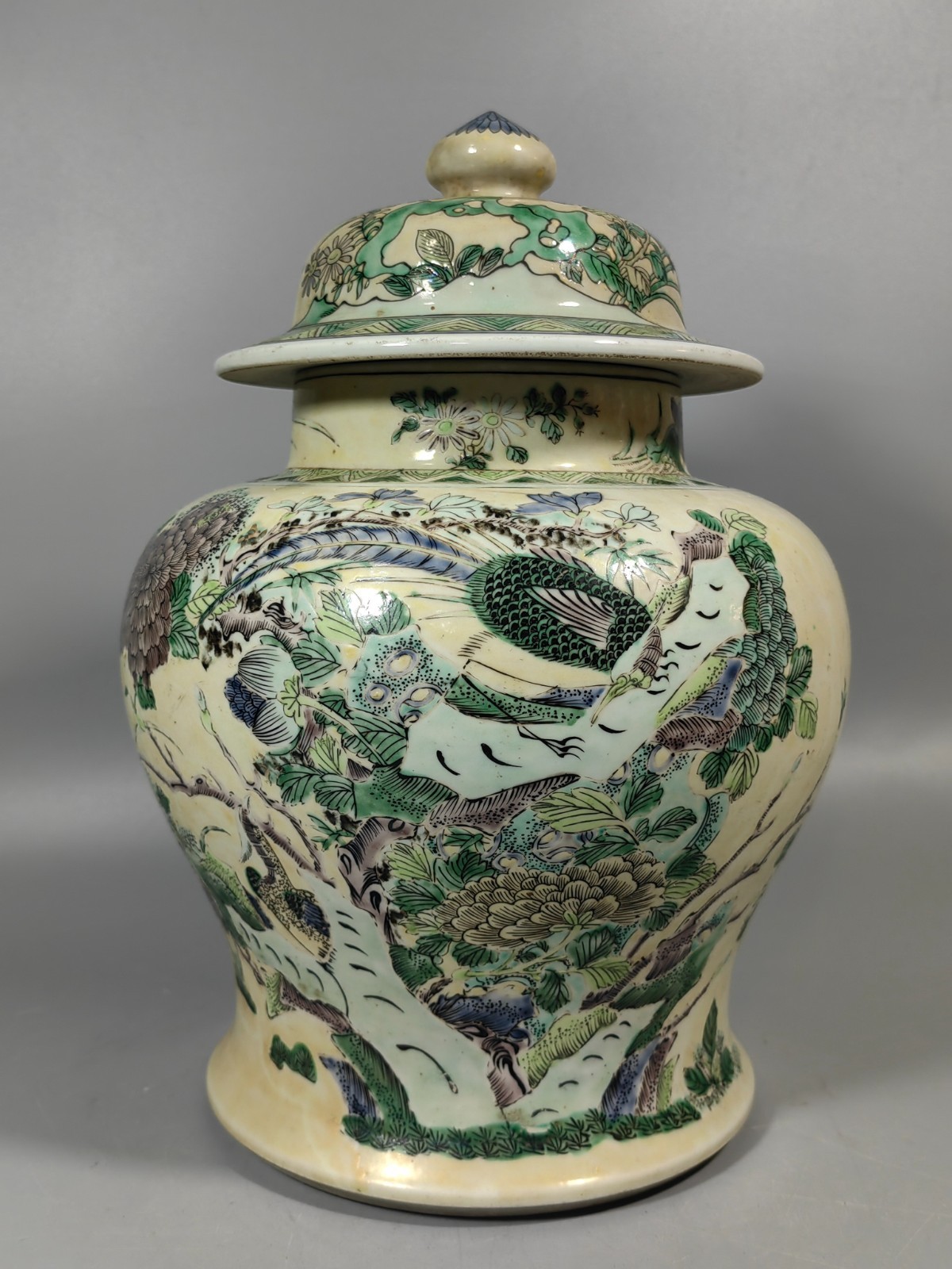 Fine Chinese Qing Dynasty Kangxi Porcelain Wu-Cai Pot Z