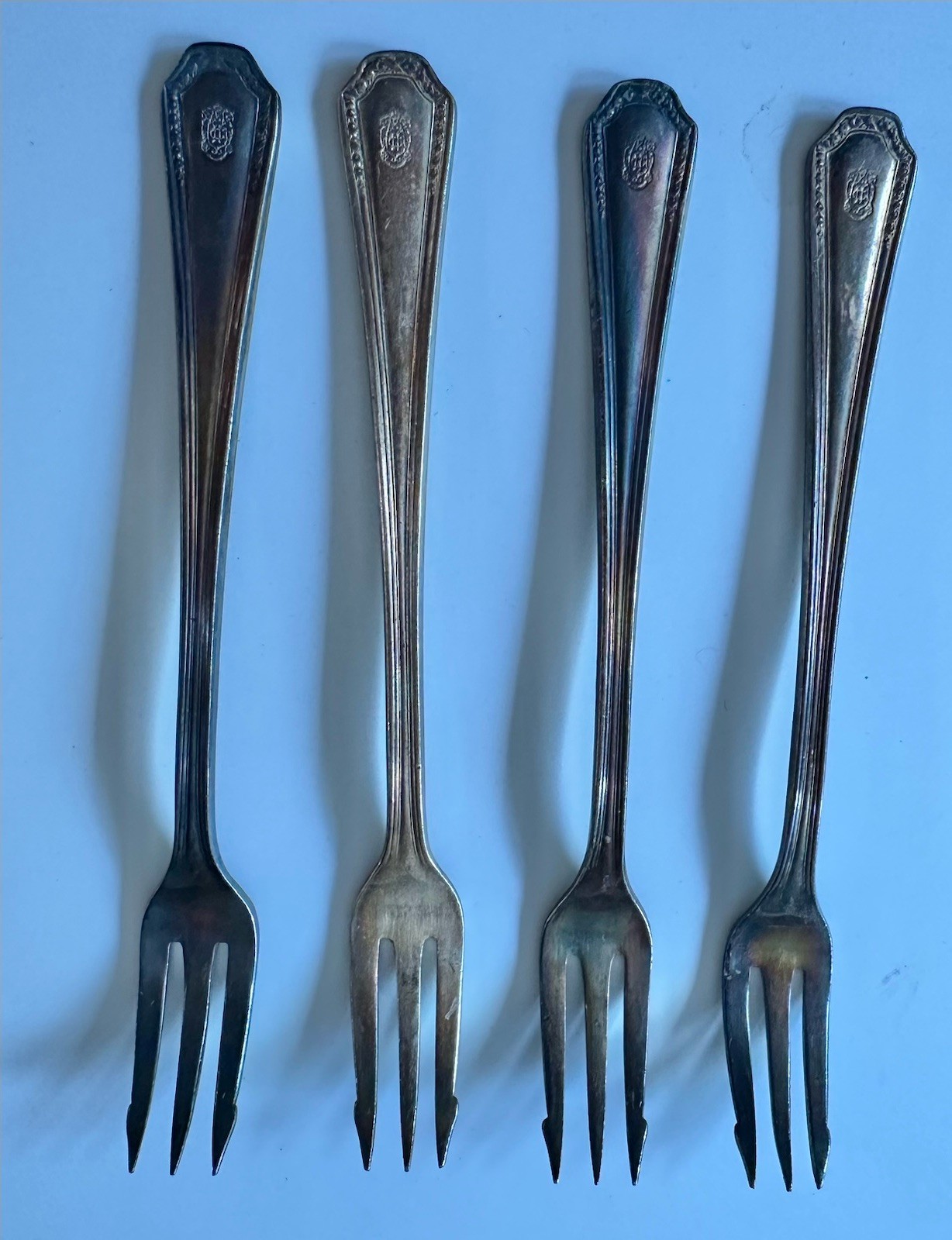 4 Vintage CHASE Hotel cocktail forks International Silver (23K)