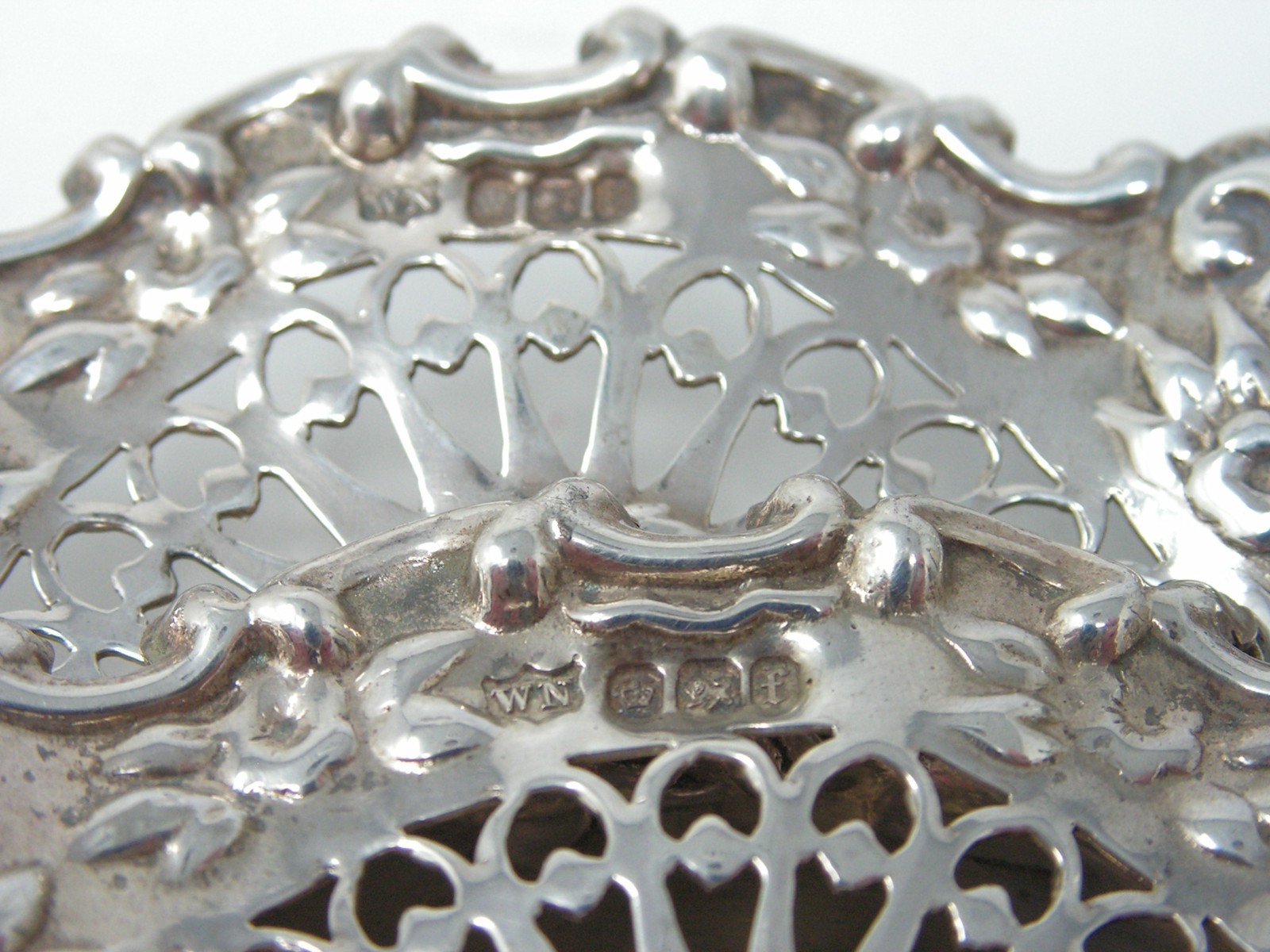 HALLMARKED SOLID STERLING SILVER PAIR OF PRESERVE JAR BOTTLE COASTERS 144 grams