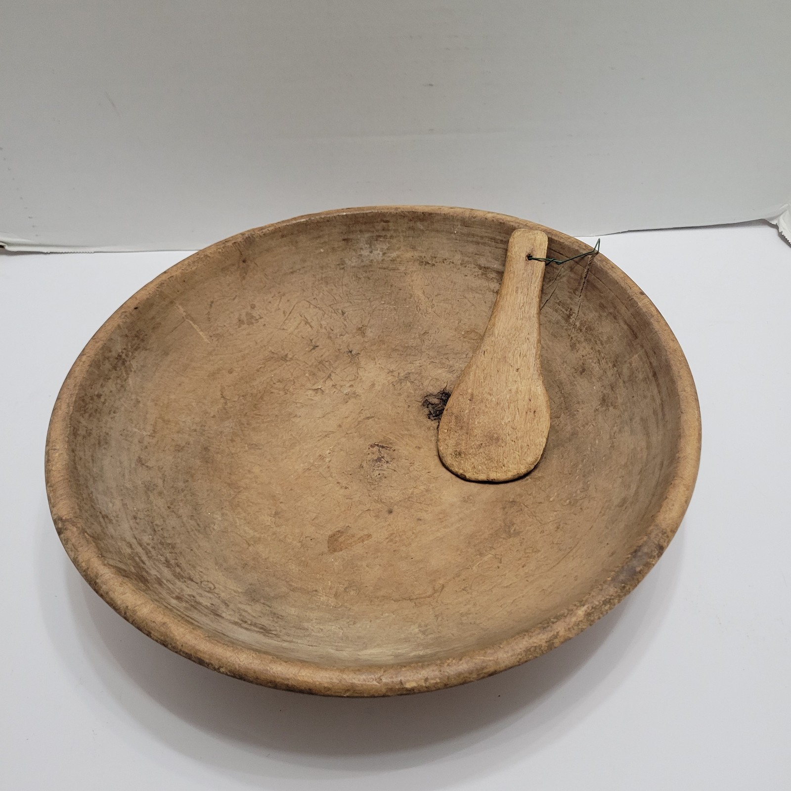 VTG Primitive MUNISING Wood Dough Bowl & Scraper Farmhouse 13.5 x 13 x 3.25