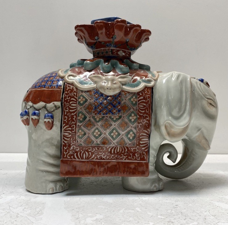 Antique Edo/Meiji Period 18/19c Japanese Porcelain Elephant Kakiemon Style lrg