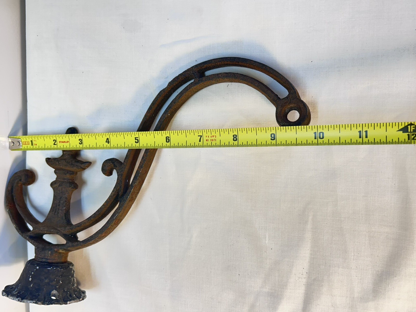 Rusty Cast Iron Hook ? Farmhouse decor