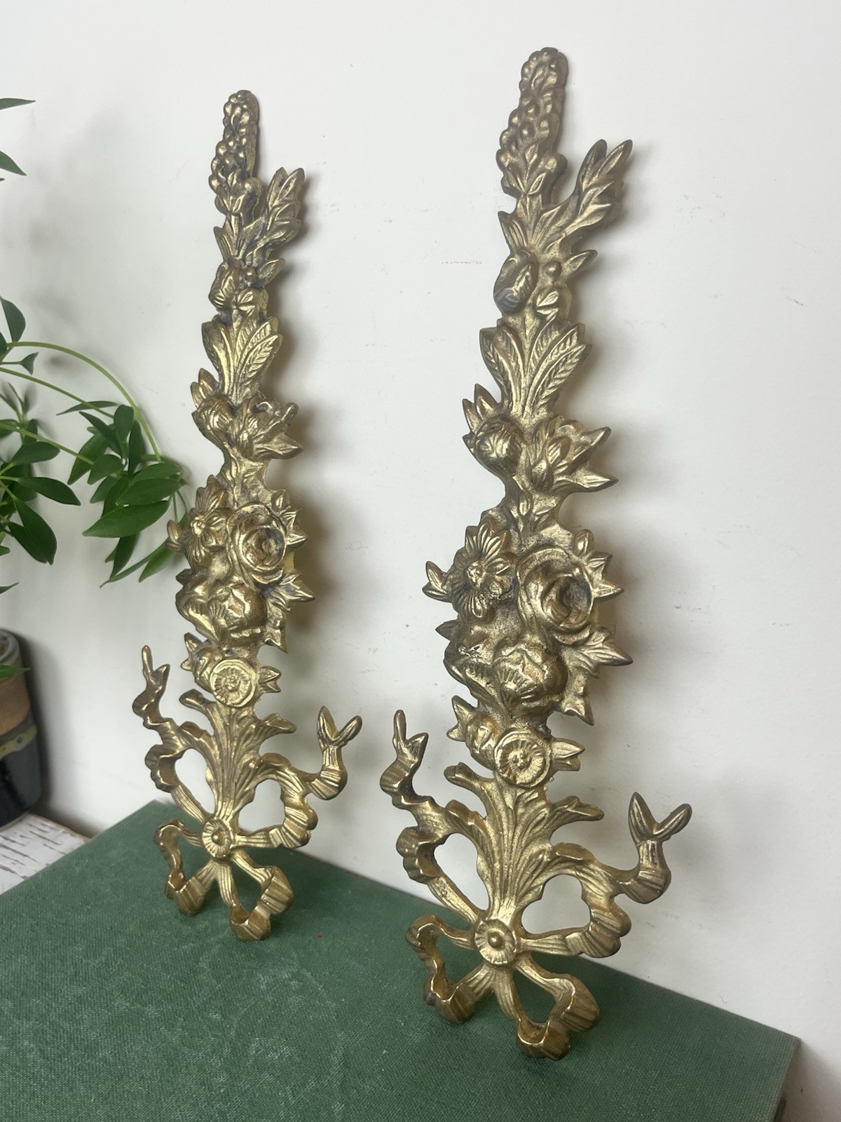 Vintage Ornate Brass Sculptures 2 Wall Mount Flower Motif Decoration Home Decor