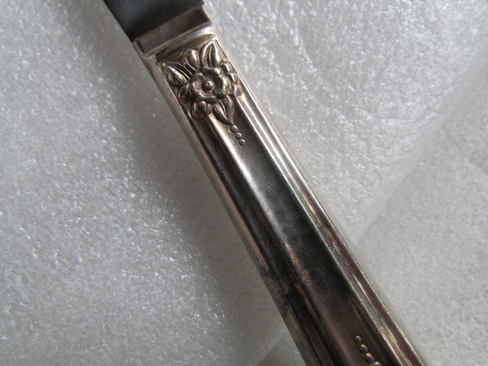 Wm Rogers Mfg. Co 1953 JUBLILEE Silverplated Dinner Knives (Lot of 8)