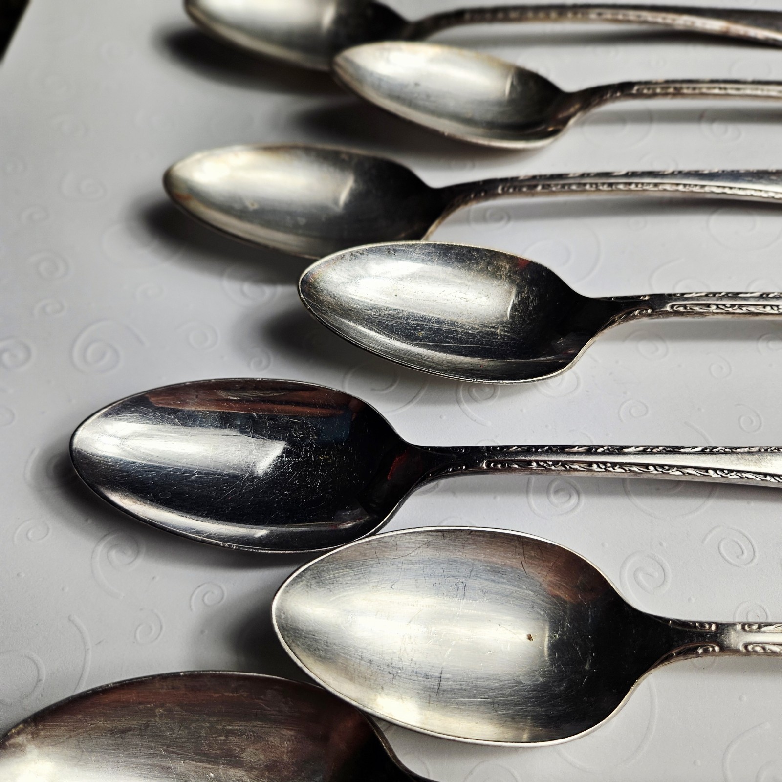 8 Rogers & Sons EXQUISITE Silverplated Classic 1940’s Floral Soup or Tablespoons