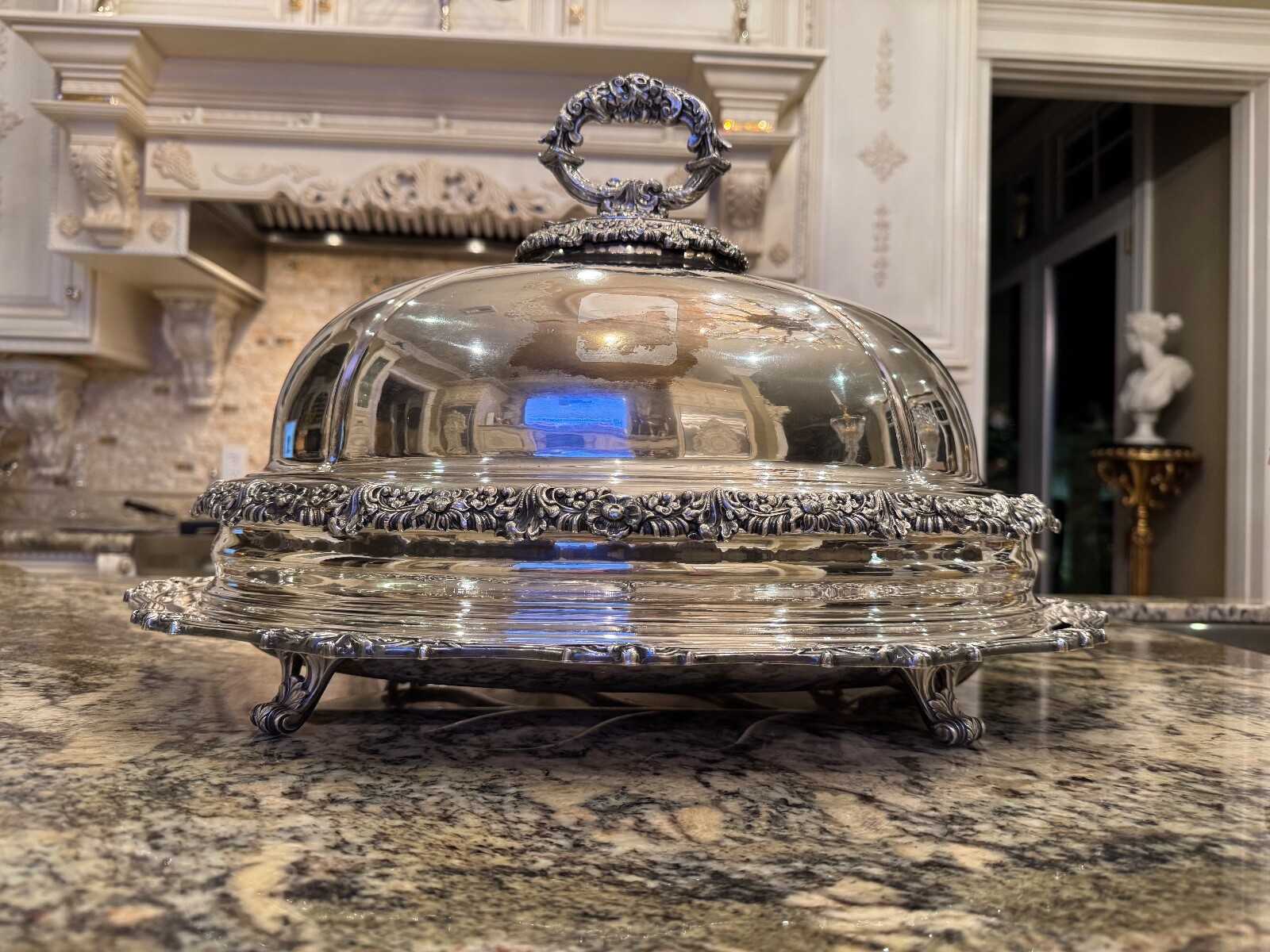 Large Silverplate Serving Dome Cloche Bell WITH TRAY 18″ X 12.5 DOME