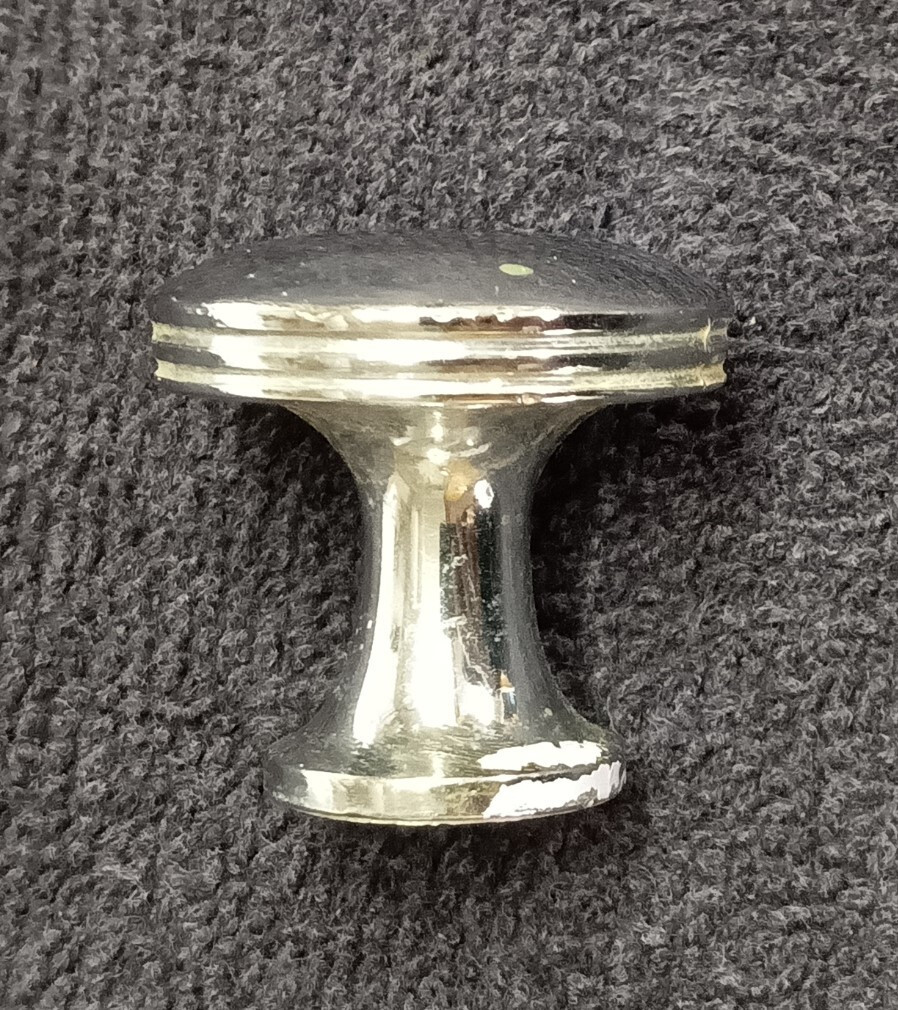 VINTAGE 1 1/8 IN. X 3/4 IN. CHROME PLATED ROUND DRAWER OR DOOR KNOB OR PULL