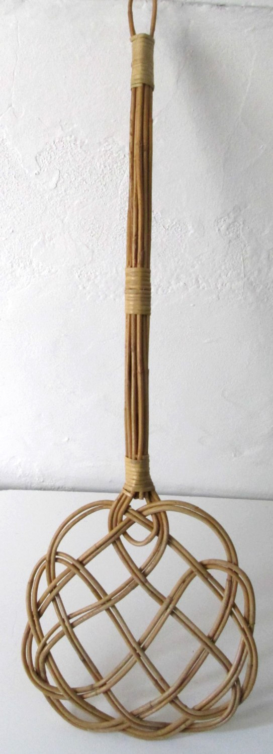 Vintage Wicker/Rattan Rug Carpet Beater 28″ High Cottage Core/Farmhouse