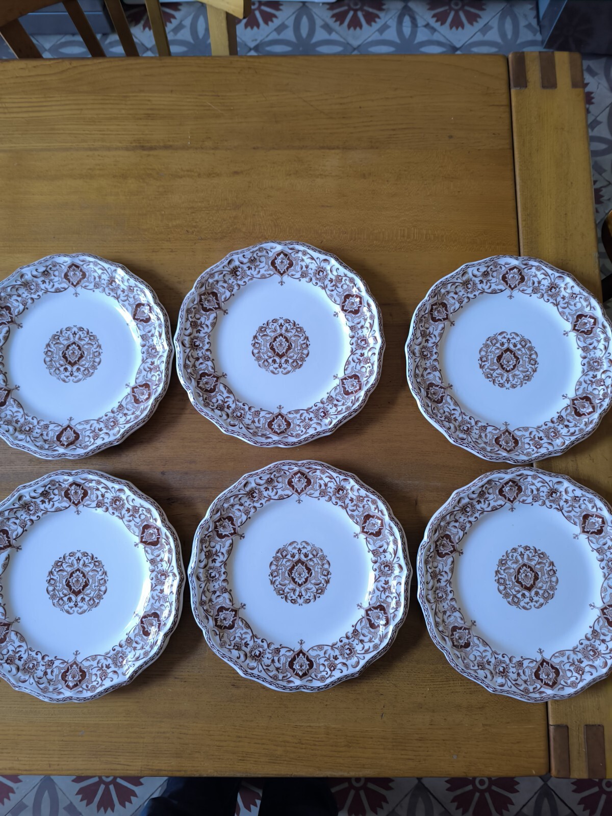 Beautiful Set Of 6 Flat Plates Faience De Gien Brown Floral Lambrequin