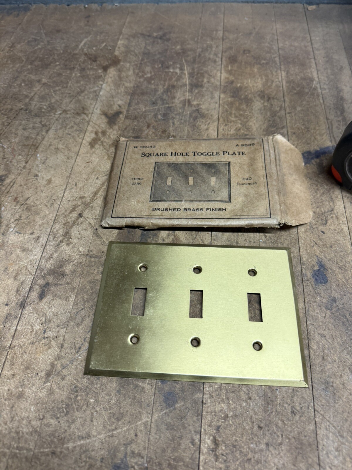 Vintage New NOS 9836 Three Gang Square Hole Toggle Plate Brass Part W Box USA