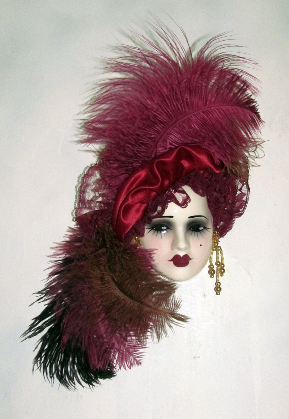 Unique Creations Lady Face Mask Wall Hanging Decor – NEW IN BOX