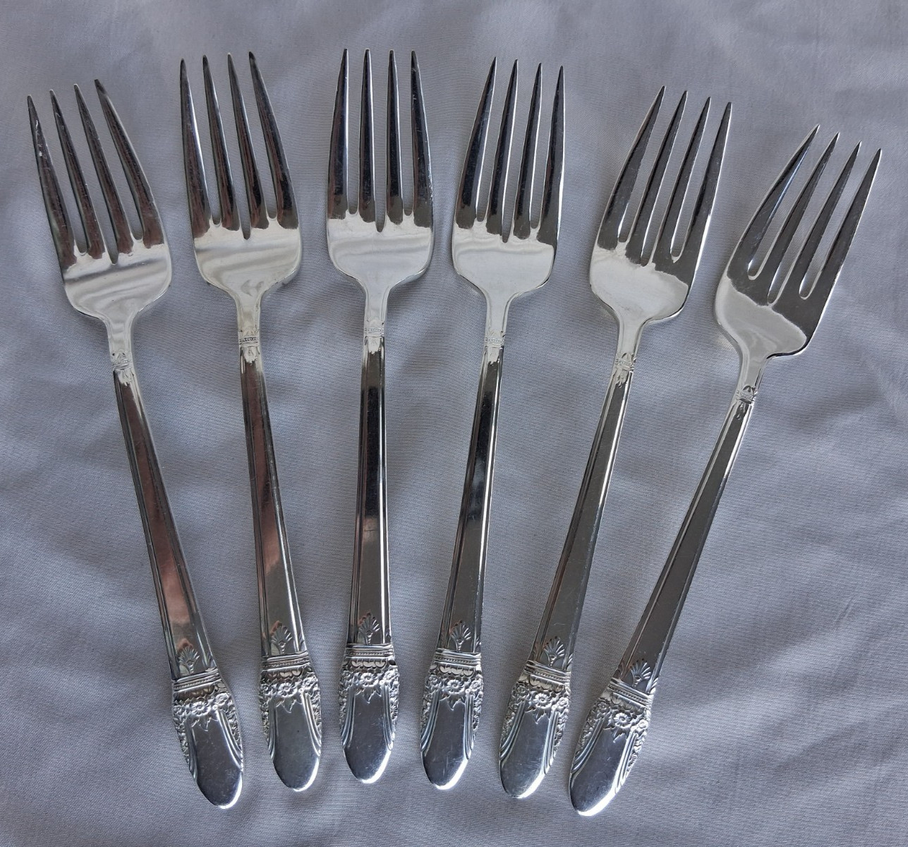 Vtg Cutlery Rogers Bros FIRST LOVE 1937 Silverplate 6.75″ Salad Forks Set Of 6