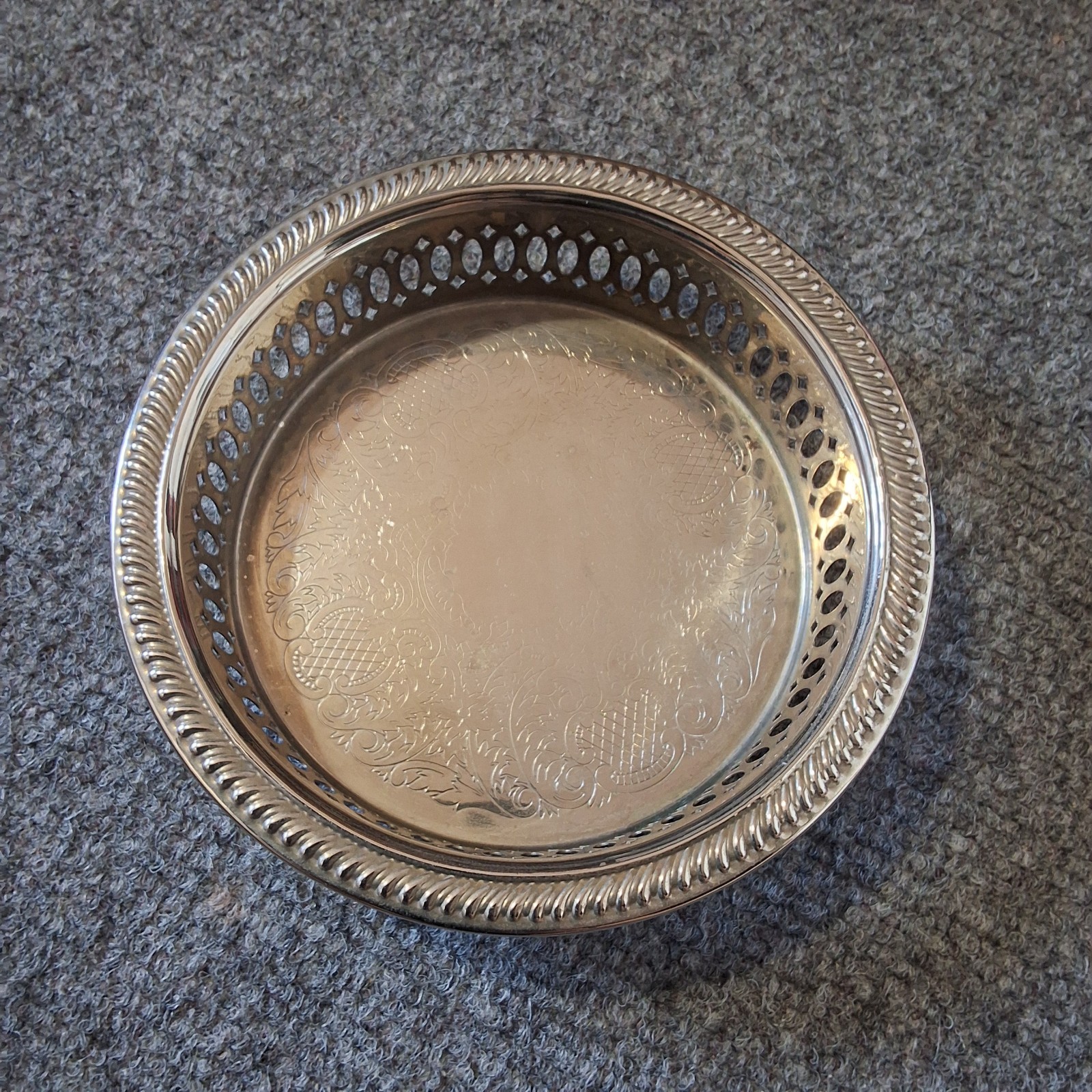 Sheffield Chased Alpha Silver Plated Round Small Tray decorative vintage style