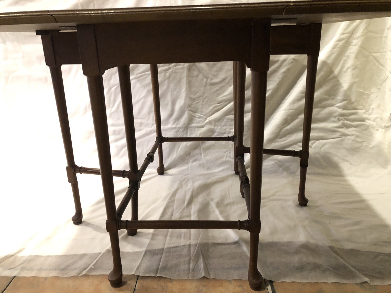 Henredon Folio Four Vintage Gate Leg Table Pembroke Drop Leaf Display Made USA