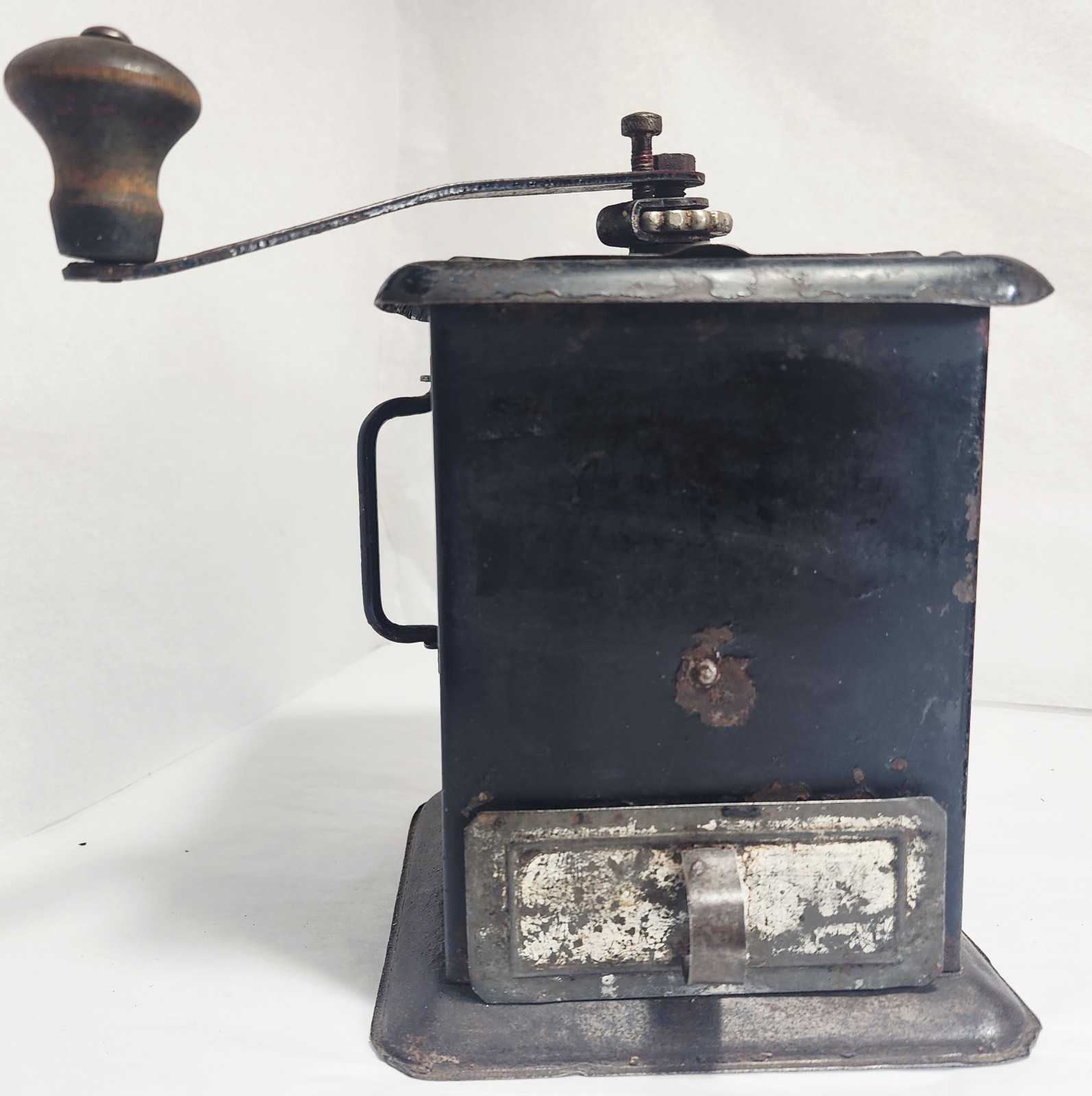 Antique Universal Coffee Mill. Coffee Grinder. No 110 1905 Lander Frary & Clark.