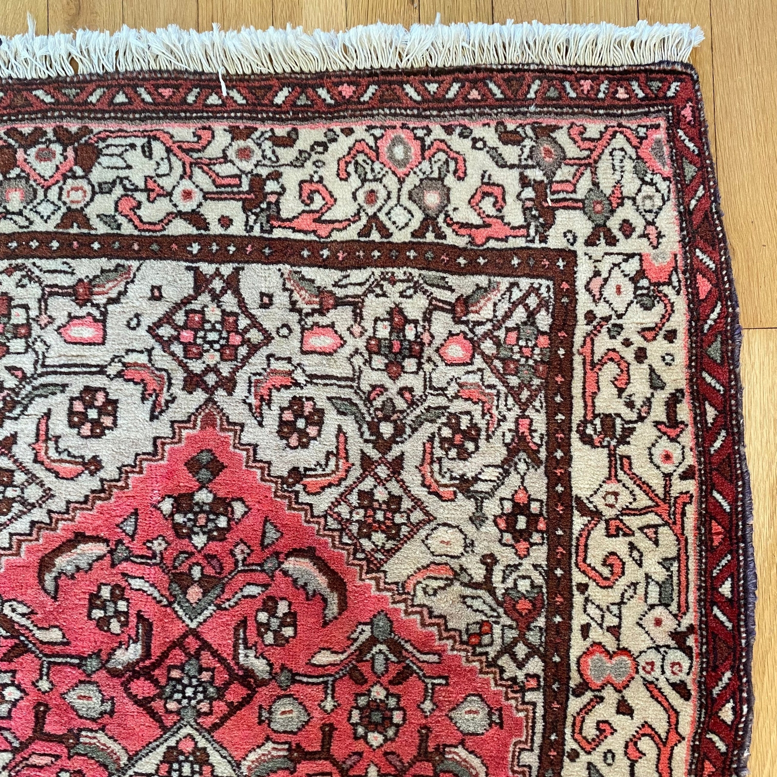 Vintage Rug 2′ 11 x 4′ 9 Pink Hand Knotted Oriental Rug