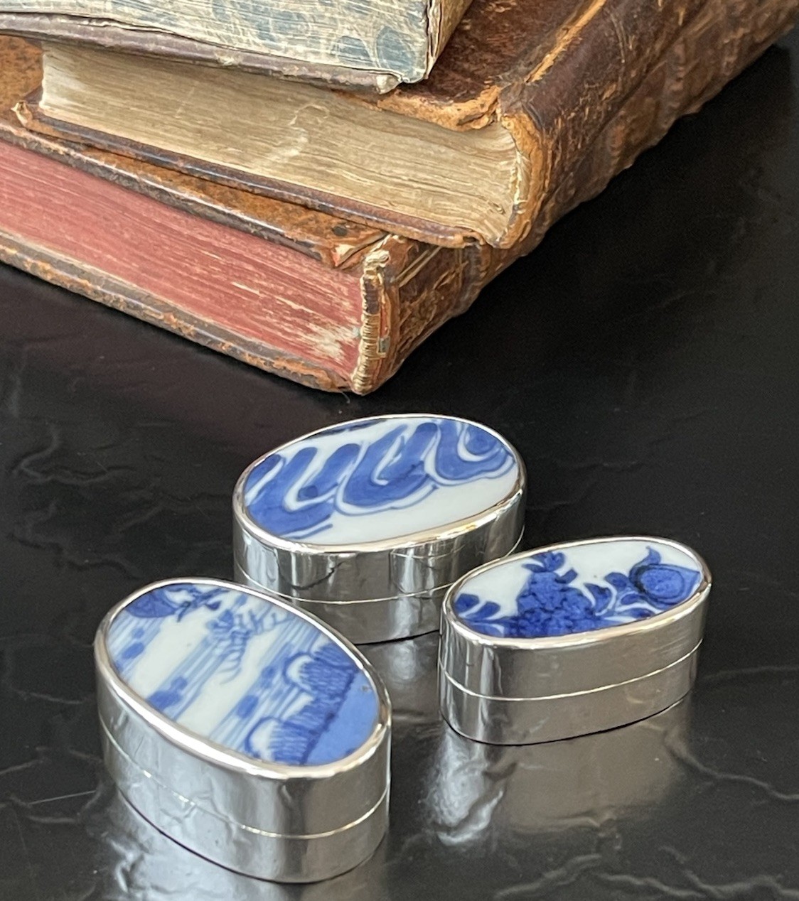 Fine Rare 925 Sterling Silver Blue White Antique Porcelain Shard Box Trio 1.75”