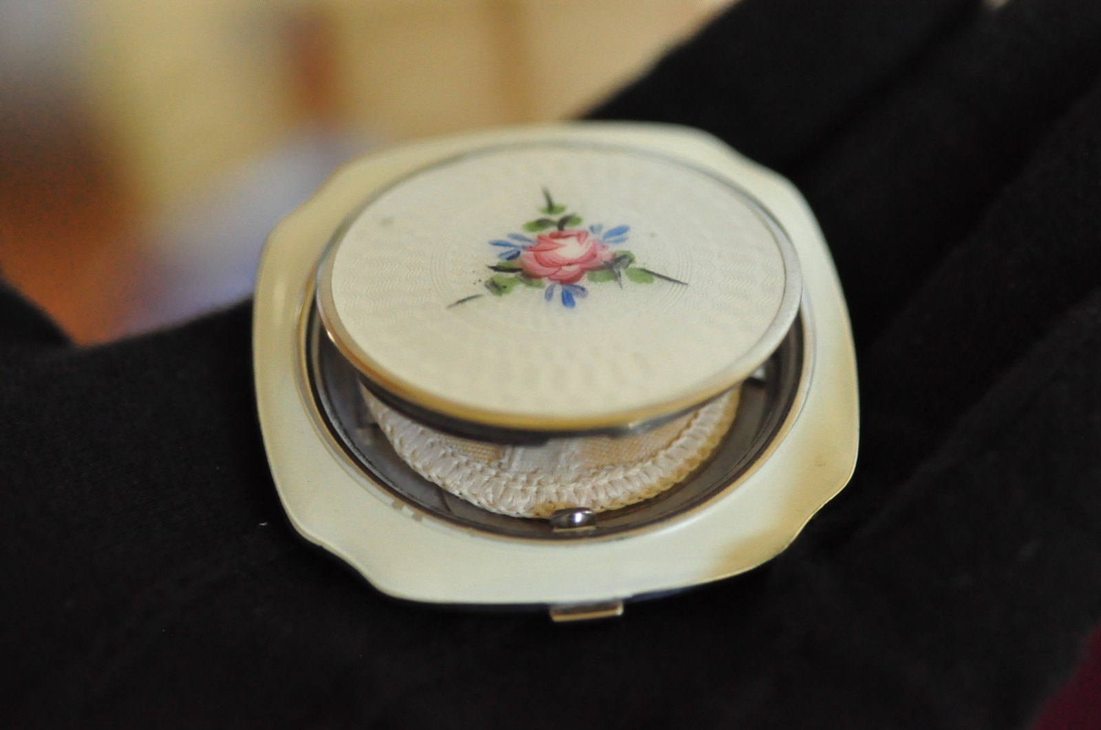 Mayfair Evans Guilloché Enamel Double‑Vanity Compact – Hand‑Painted Rose + Rouge