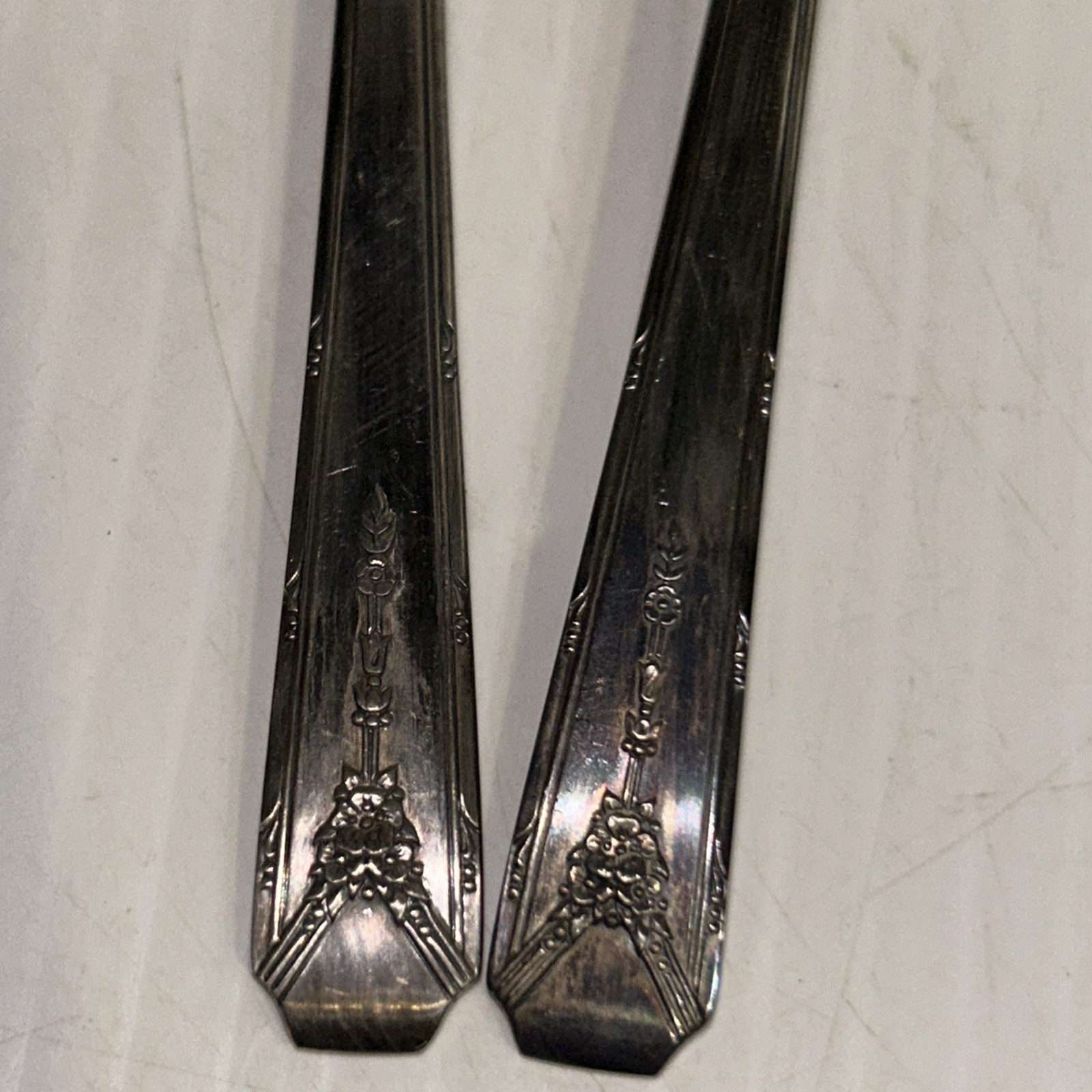 Milady Oneida Community Silverplated Flatware 1940 Spoons Knives 24 Pieces/30e