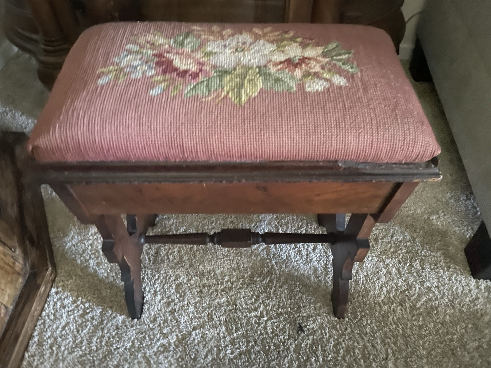 Antique Eastlake Victorian Stool Bench/Needlepoint Seat/Storage 18×10.5” 19”tall