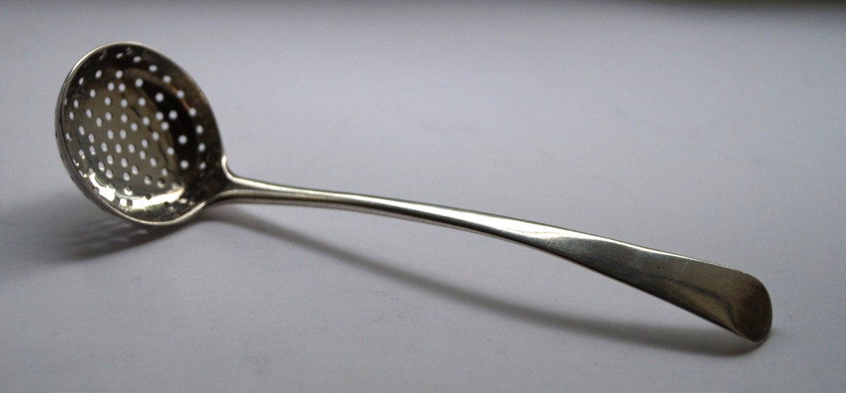 Antique George III Sugar Sifting Spoon – R Crosley, London, 1802 – 15.6g.