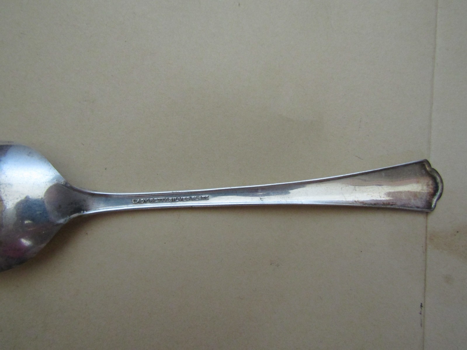 Simple Elegance Vintage Lady Betty Silverplate Soup Spoon 7 1/2″ Long